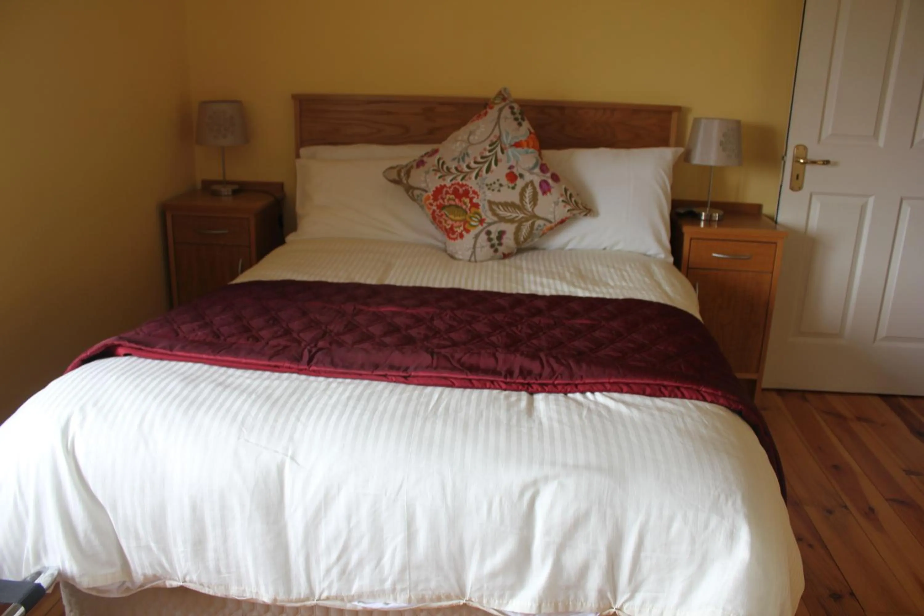 Bedroom, Bed in Carrowntober House B & B