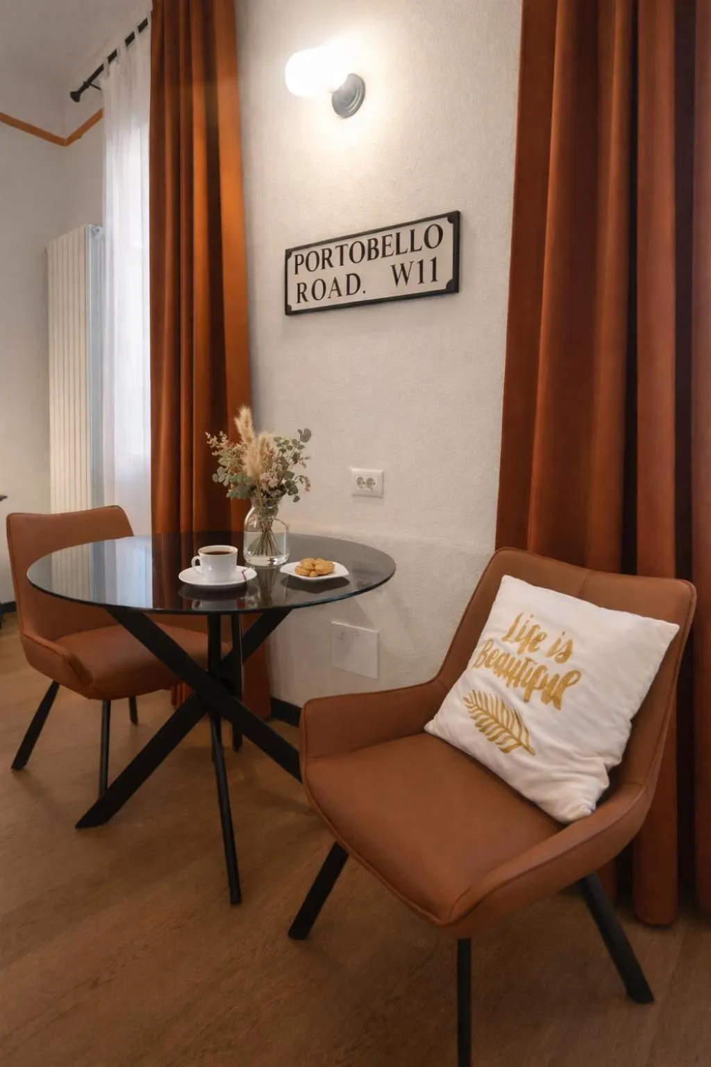 Decorative detail in Corte del Fuin