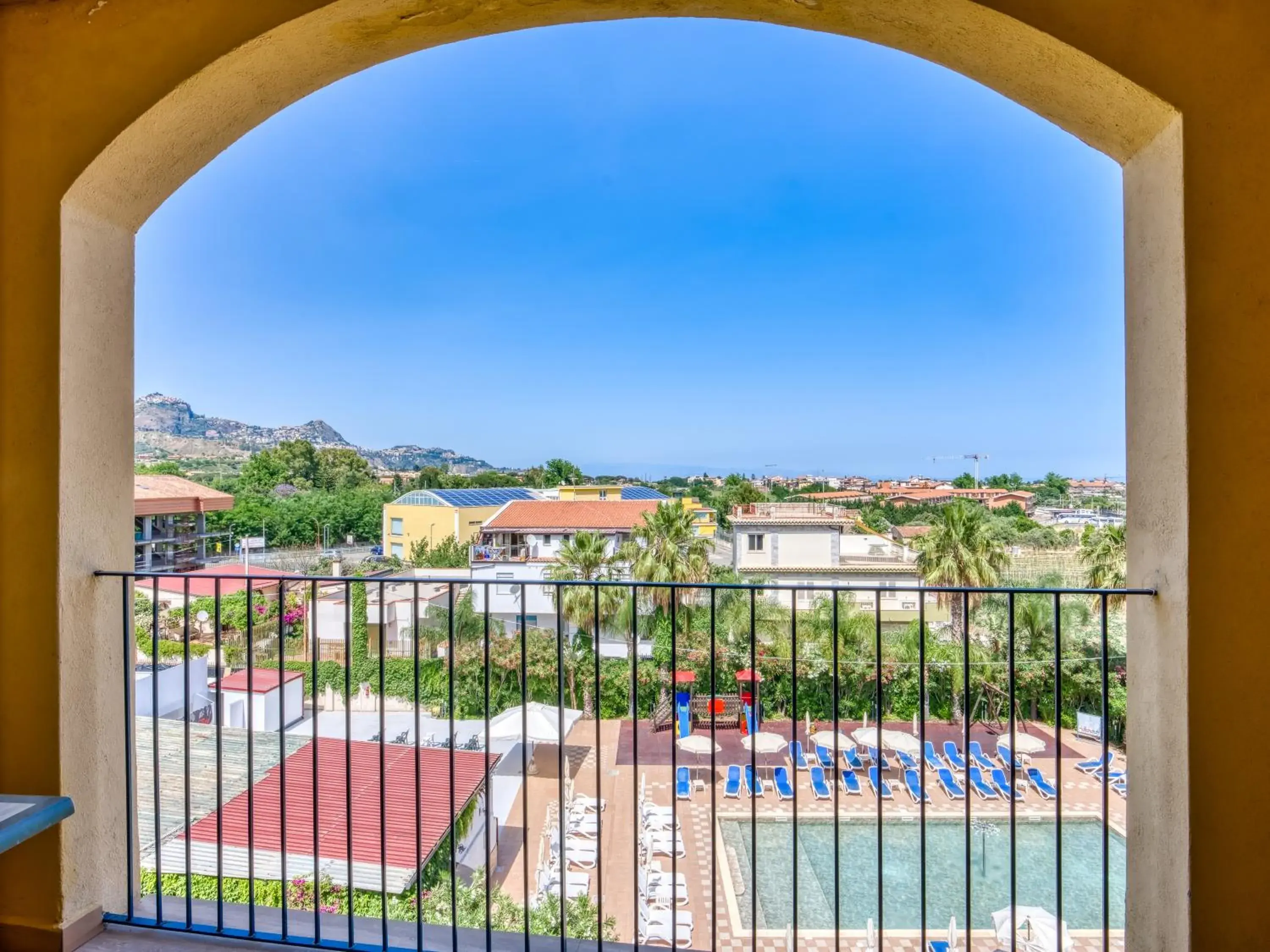 Deluxe Triple Room with Balcony in Hotel Caesar Palace Deluxe Triple Room with Balcony in Hotel Caesar Palace