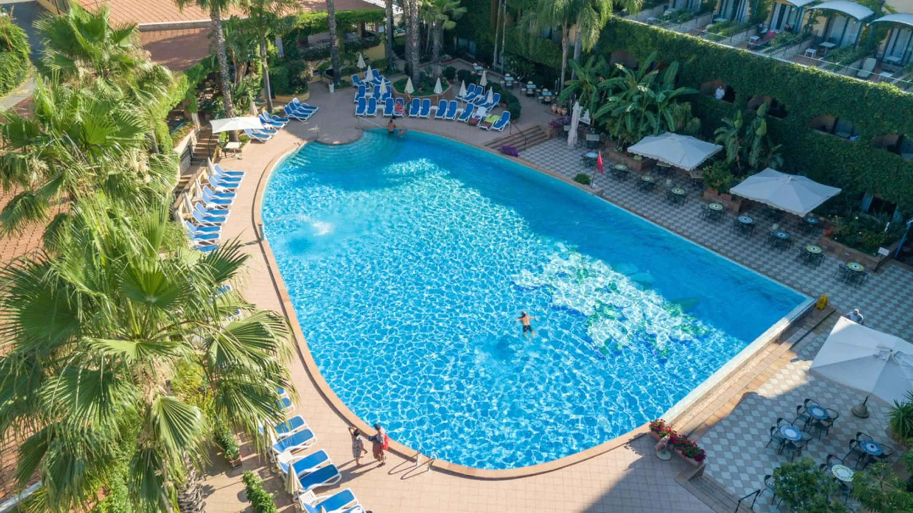 Swimming pool in Hotel Caesar Palace