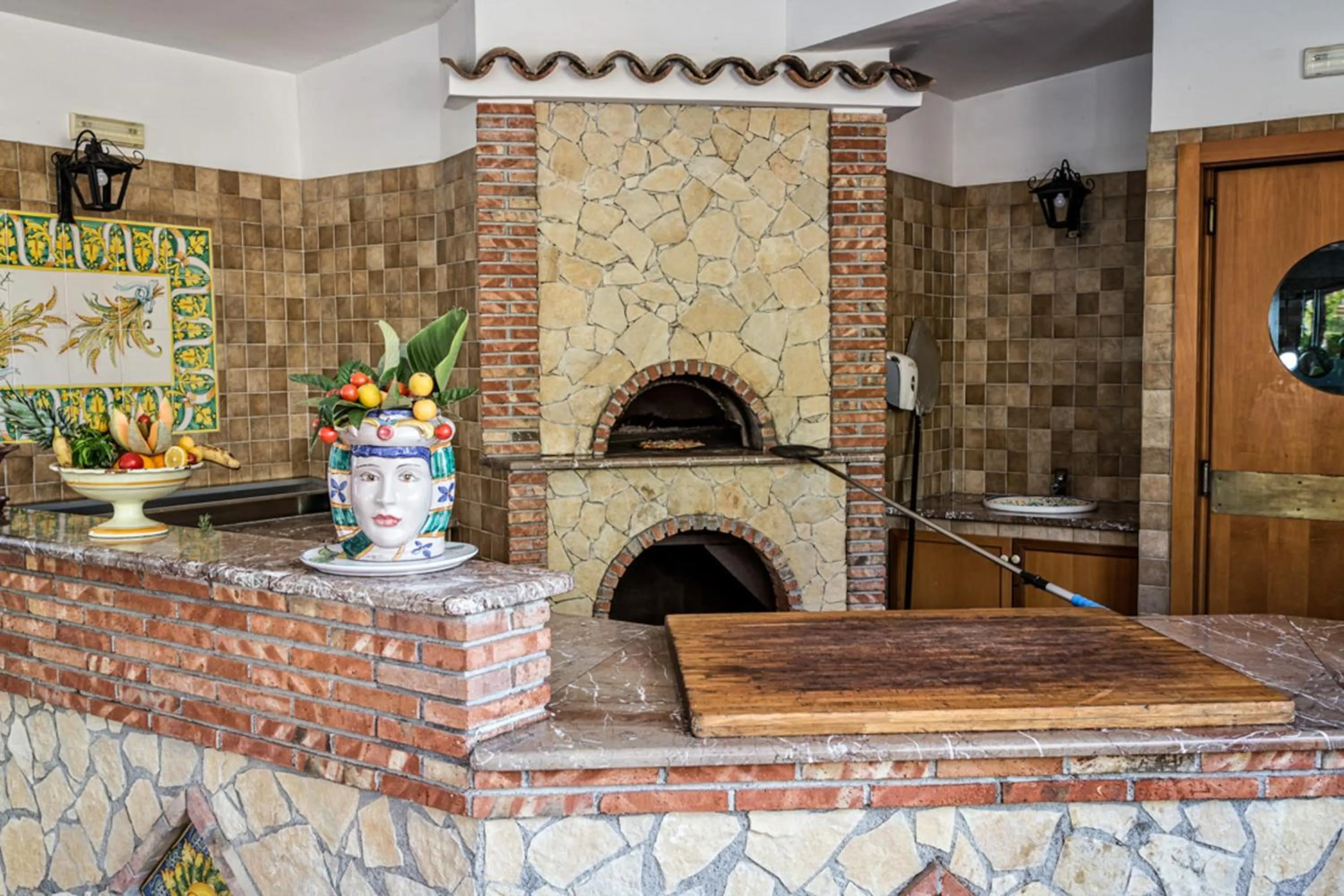 Restaurant/places to eat in Hotel Caesar Palace