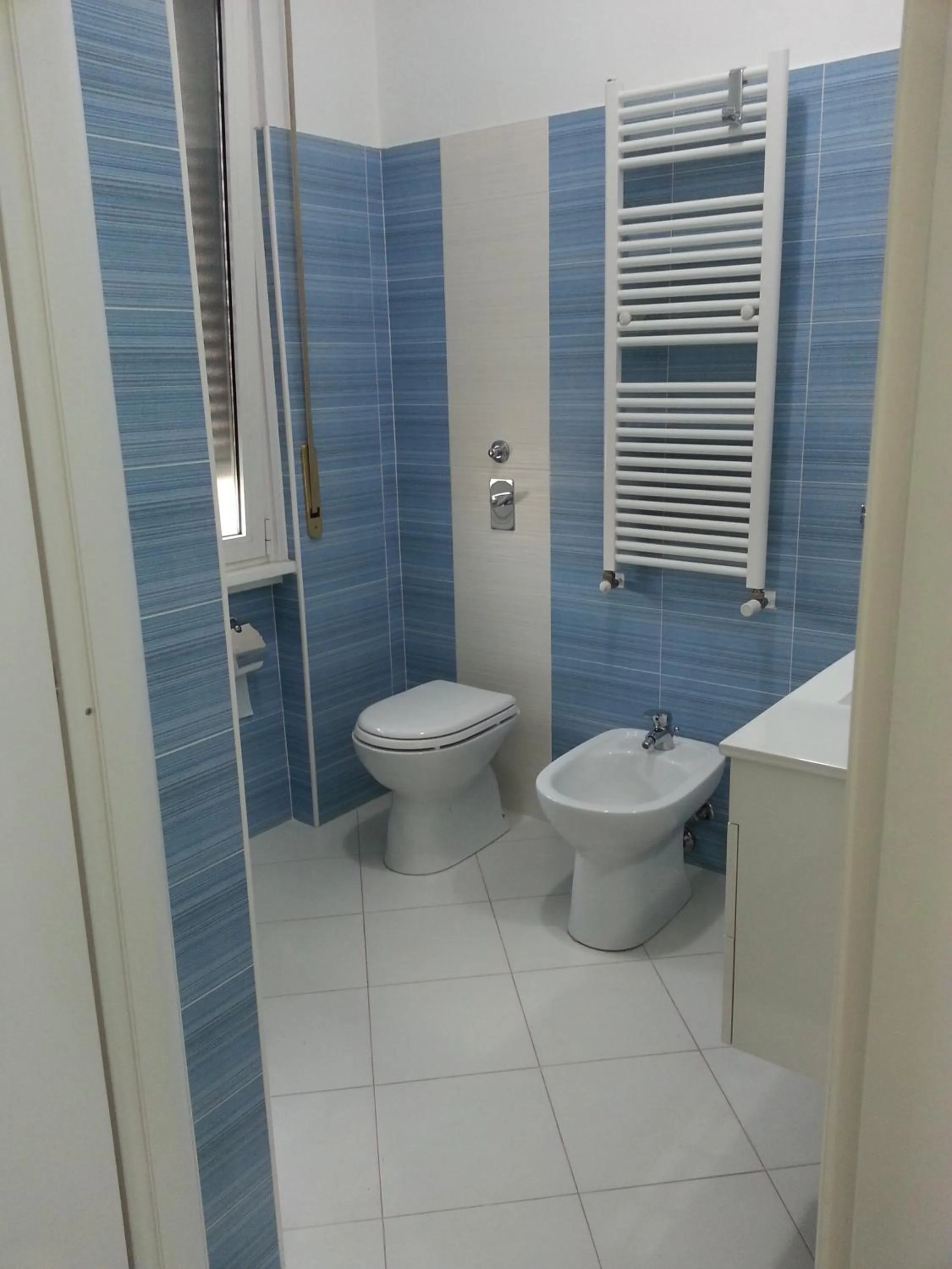 Toilet in Ciro BED AND BREAKFAST la villetta