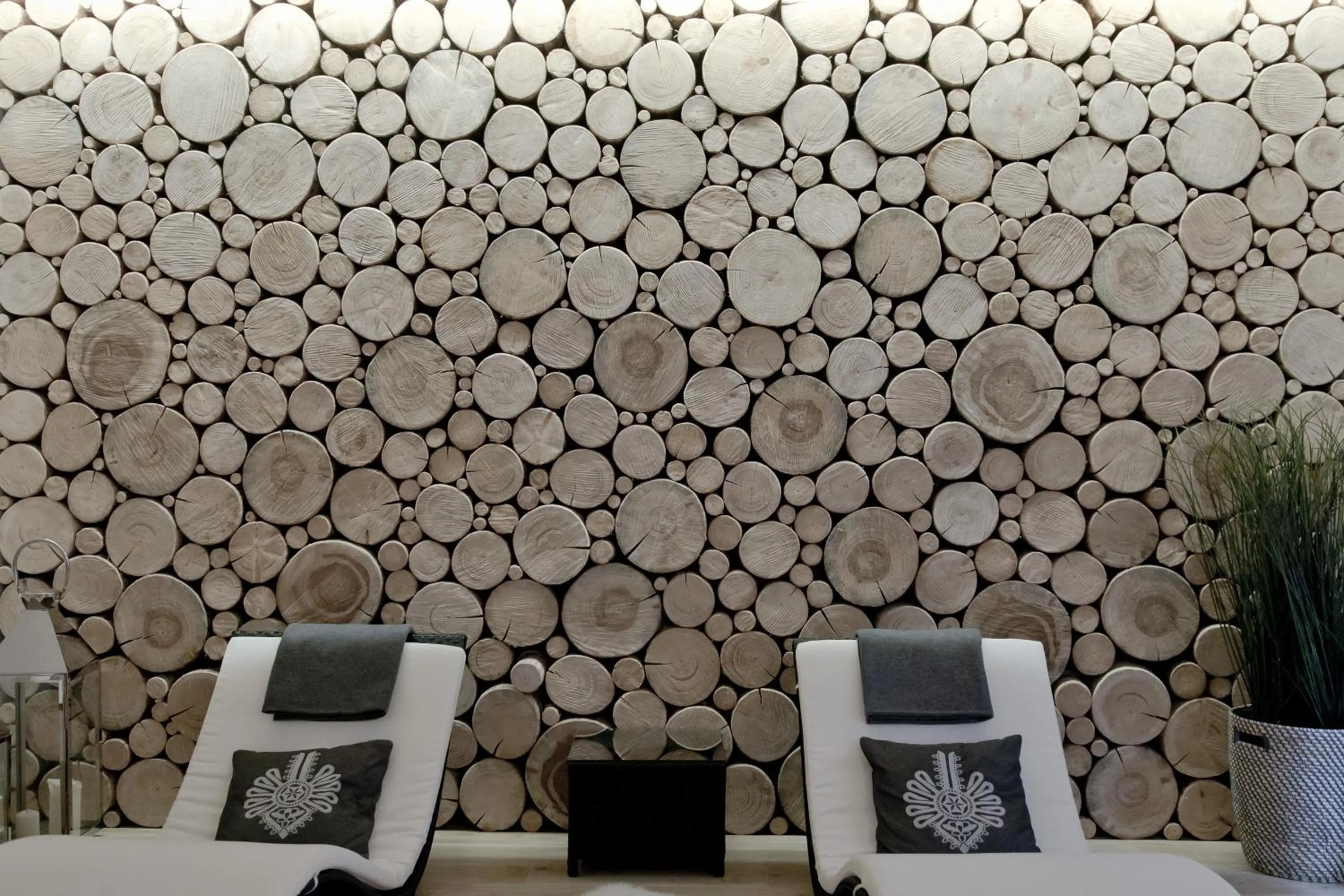 Communal lounge/ TV room in Villa 11 Folk & Design