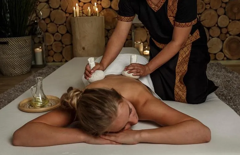 Massage in Villa 11 Folk & Design