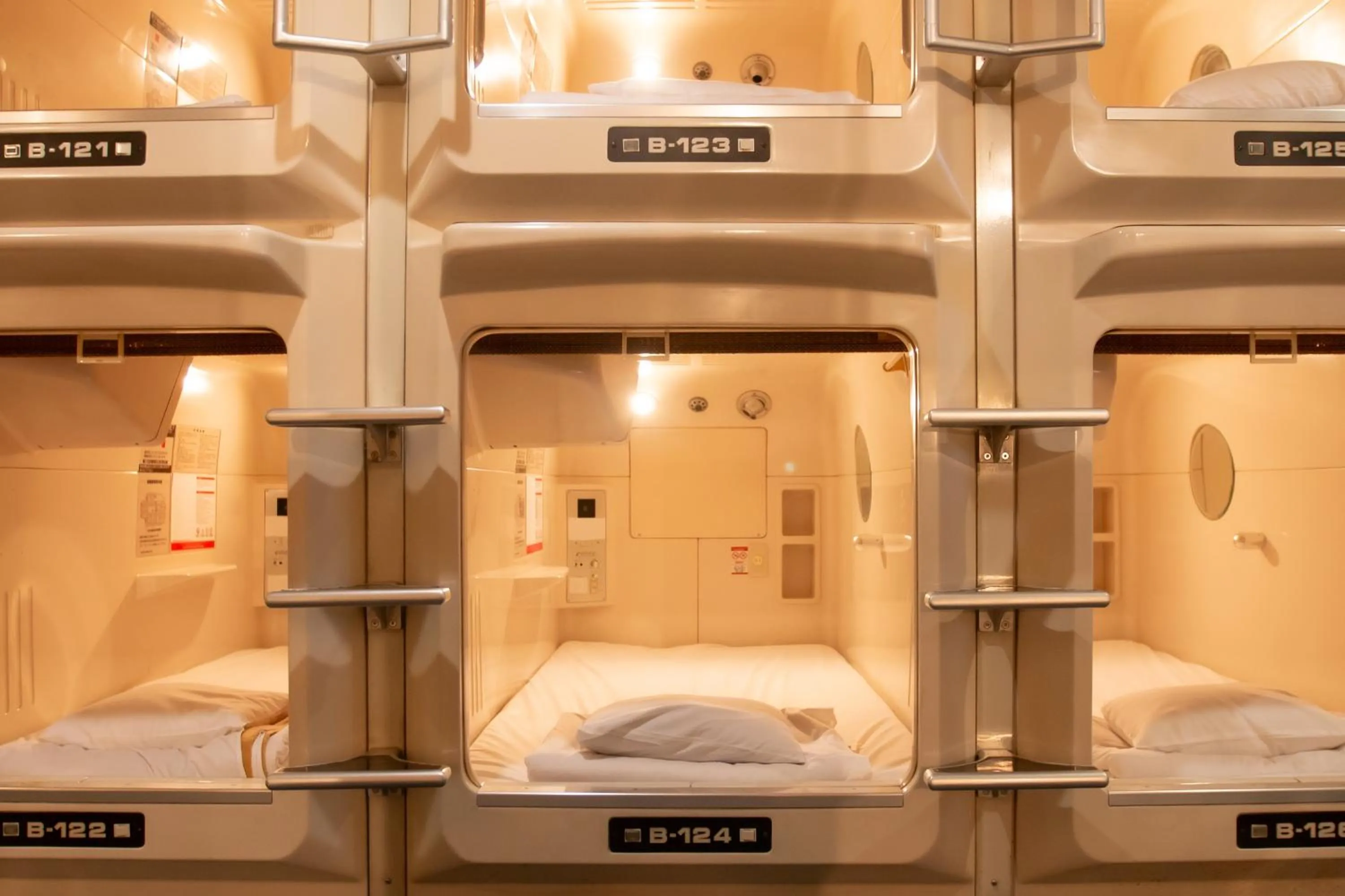 Bed in Capsule Hotel Asahi Plaza Shinsaibashi - Men's Only