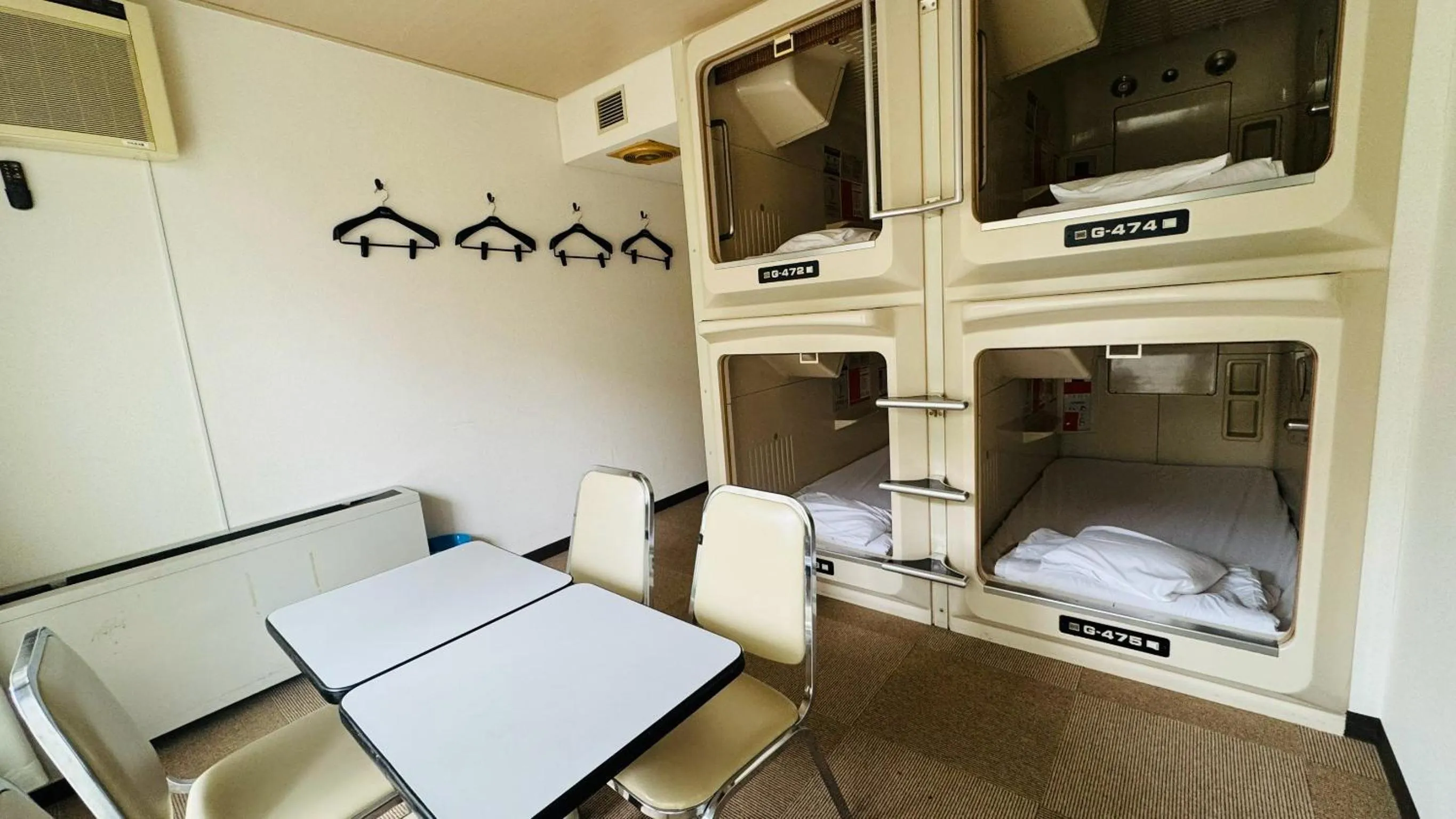 Capsule Hotel Asahi Plaza Shinsaibashi - Men's Only