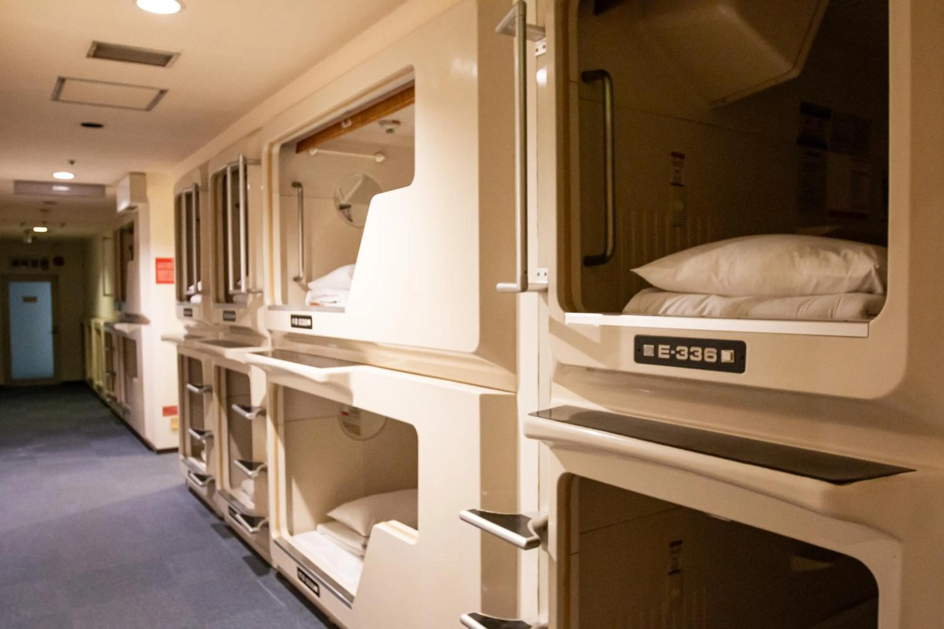 Bed in Capsule Hotel Asahi Plaza Shinsaibashi - Men's Only