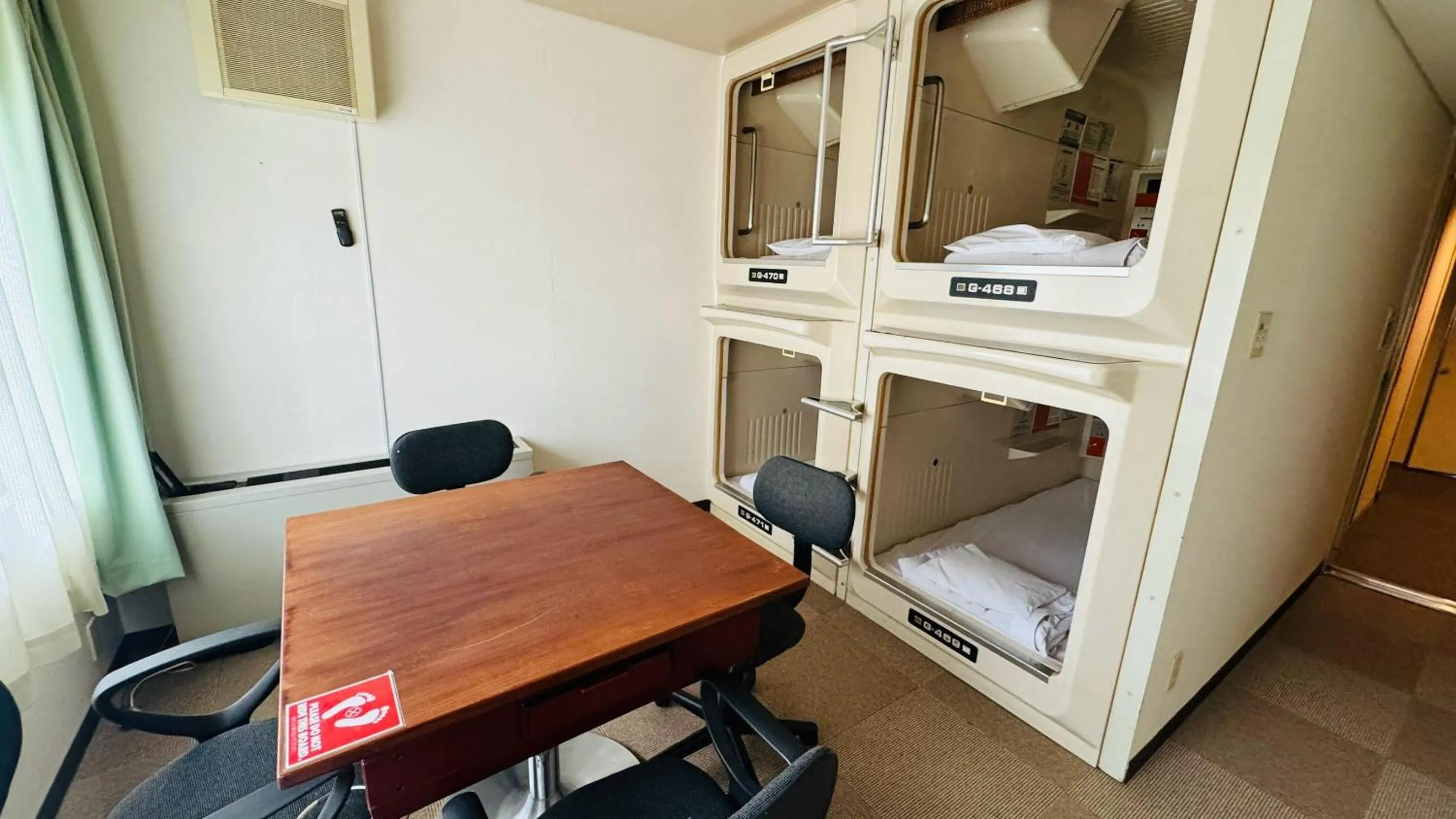 Capsule Hotel Asahi Plaza Shinsaibashi - Men's Only