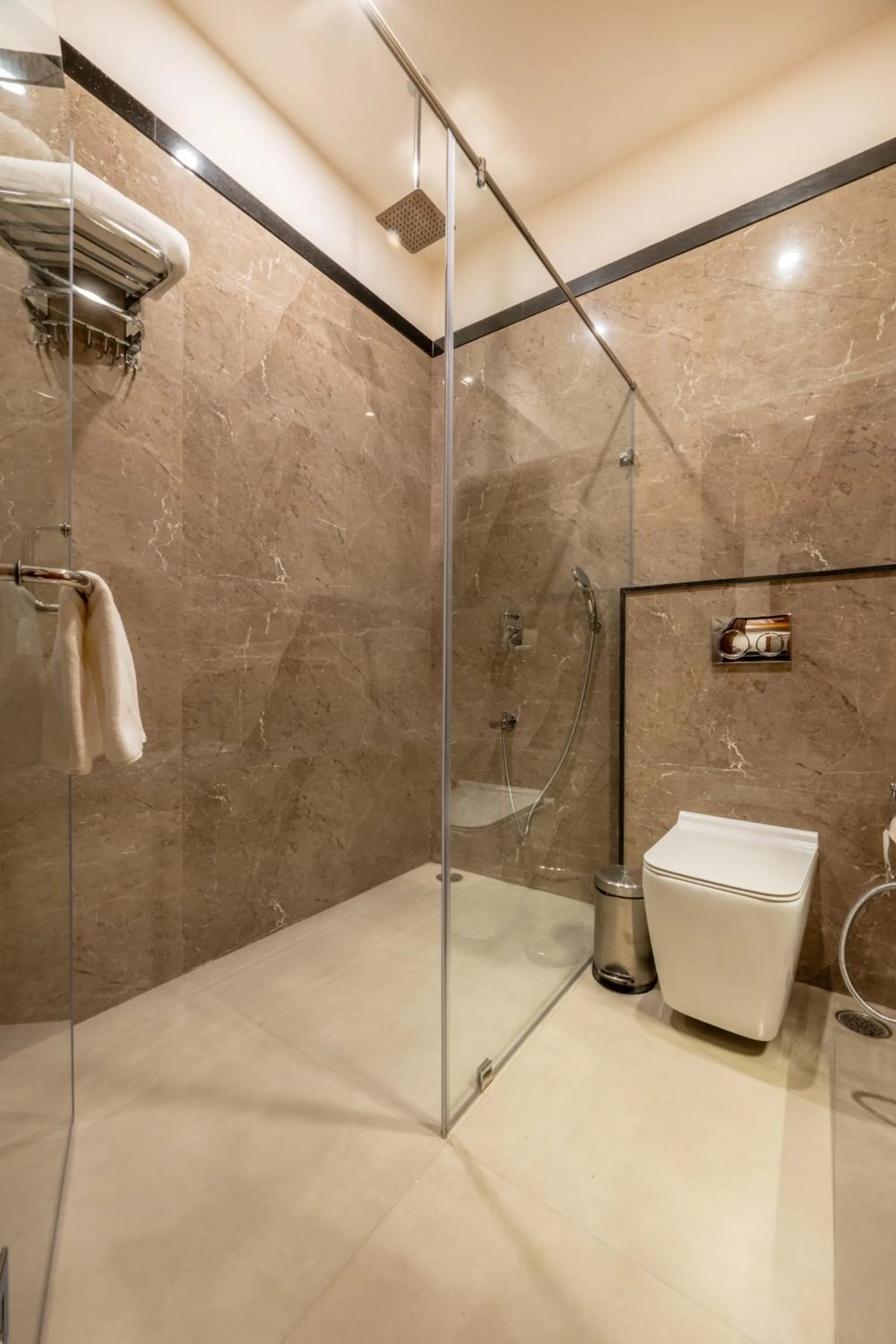 Shower in Brij Castle