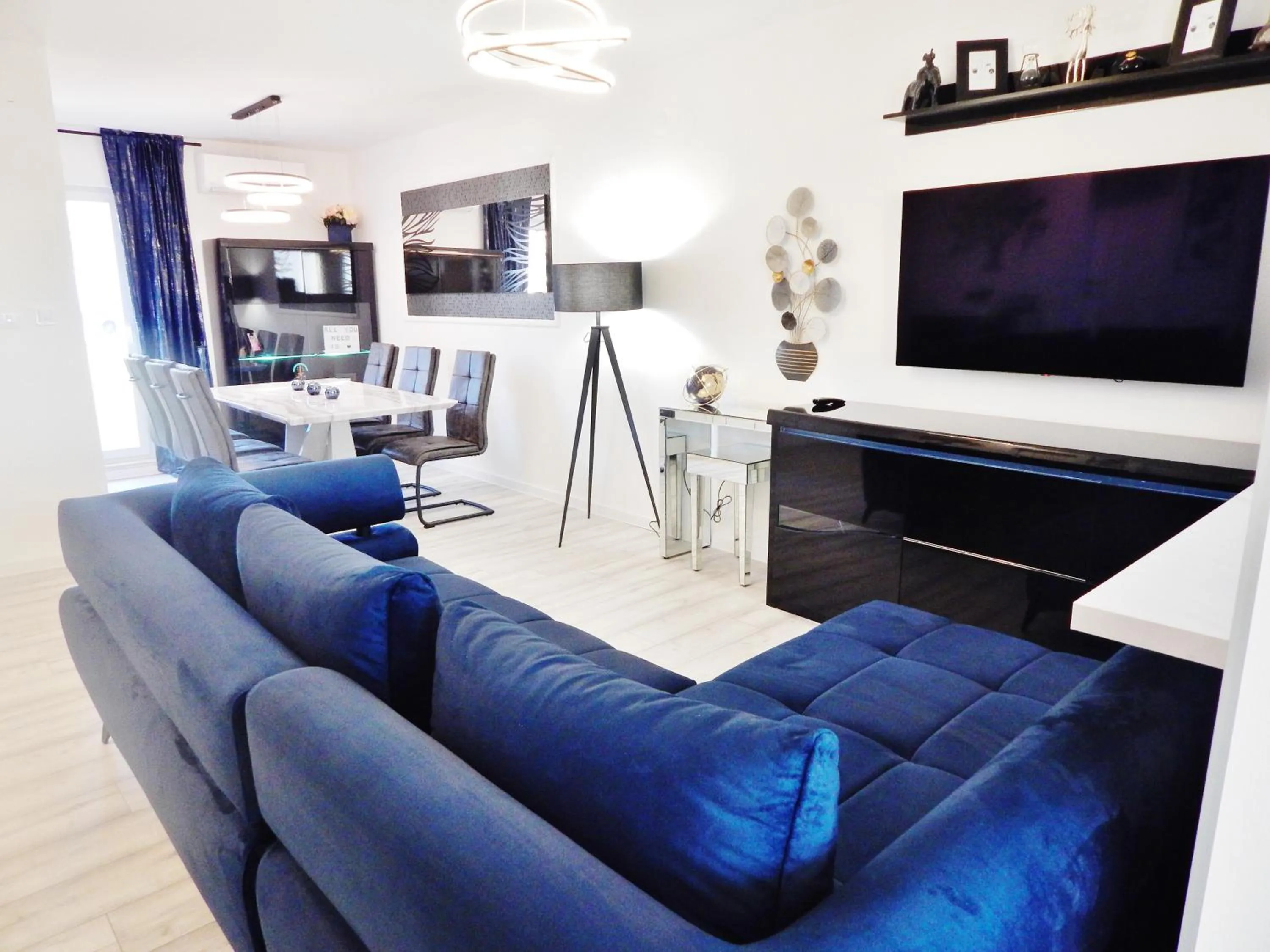 TV and multimedia in Apartments CVITA Holiday