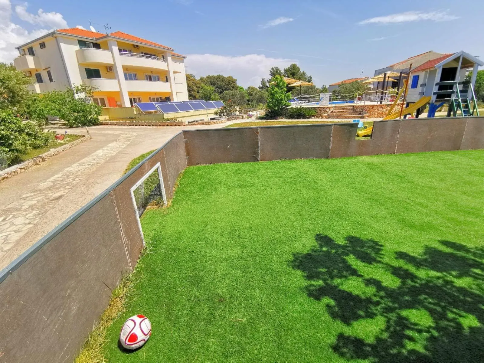 Garden in Apartments CVITA Holiday