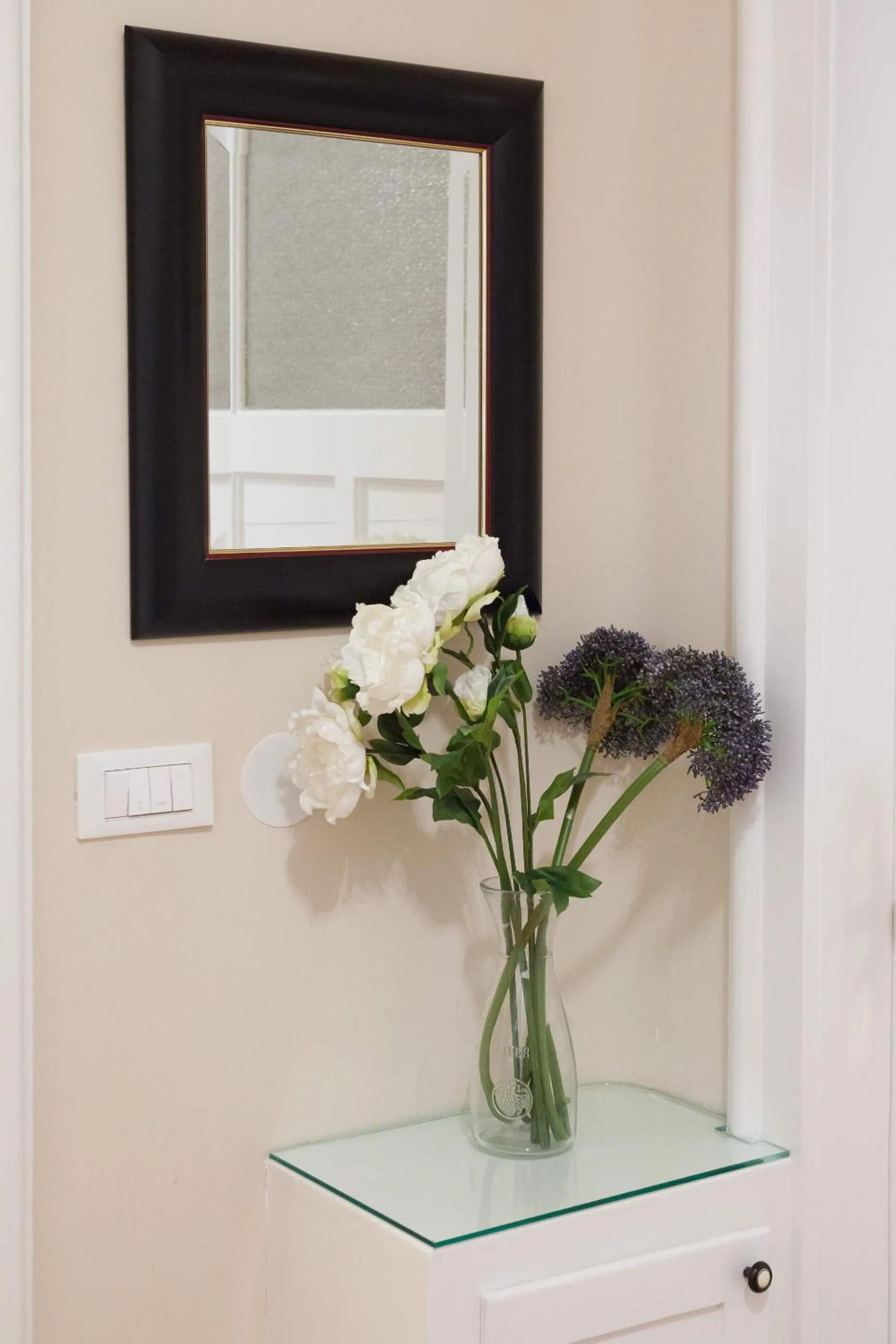 Decorative detail in Klarina Apartments