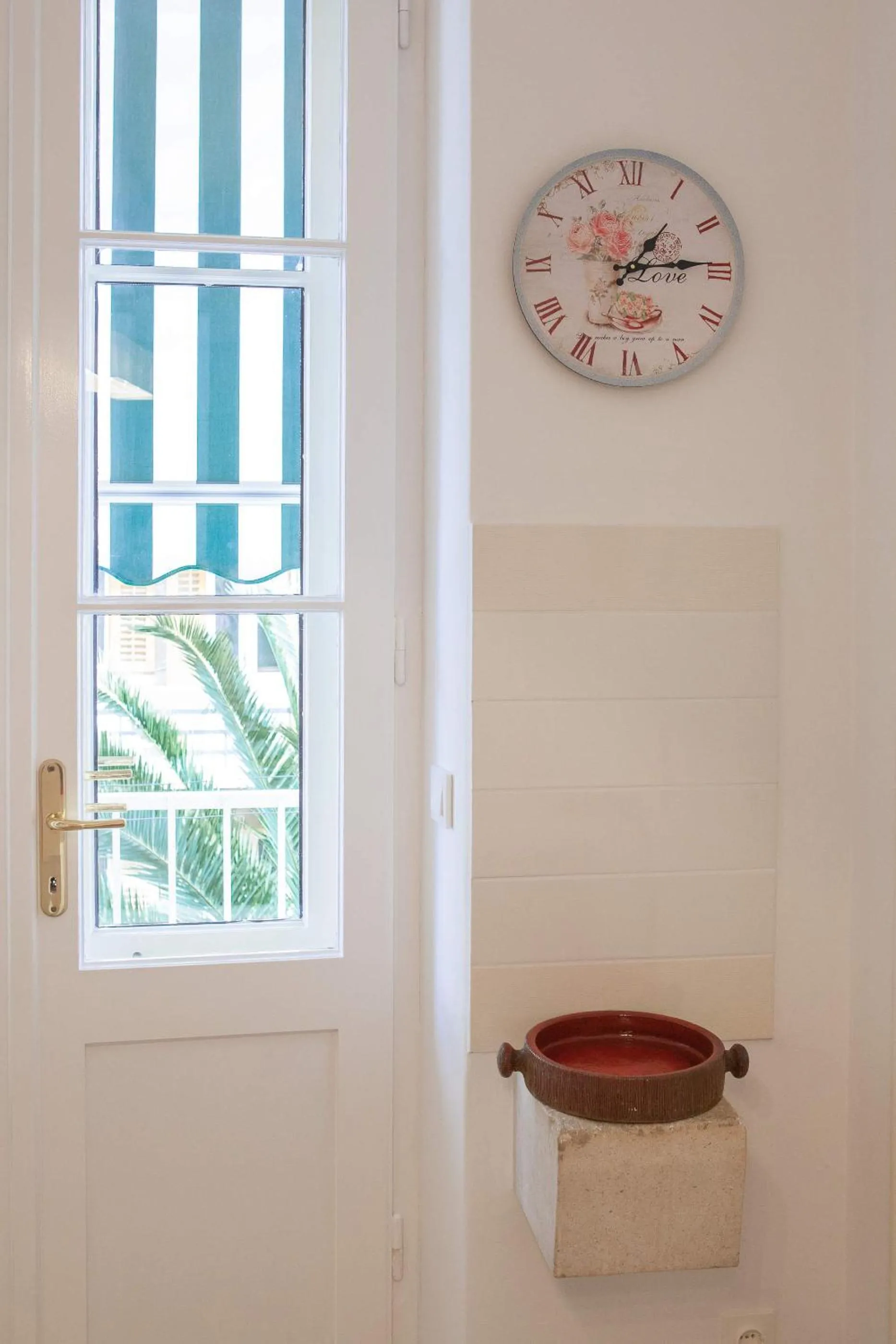 Decorative detail in Klarina Apartments