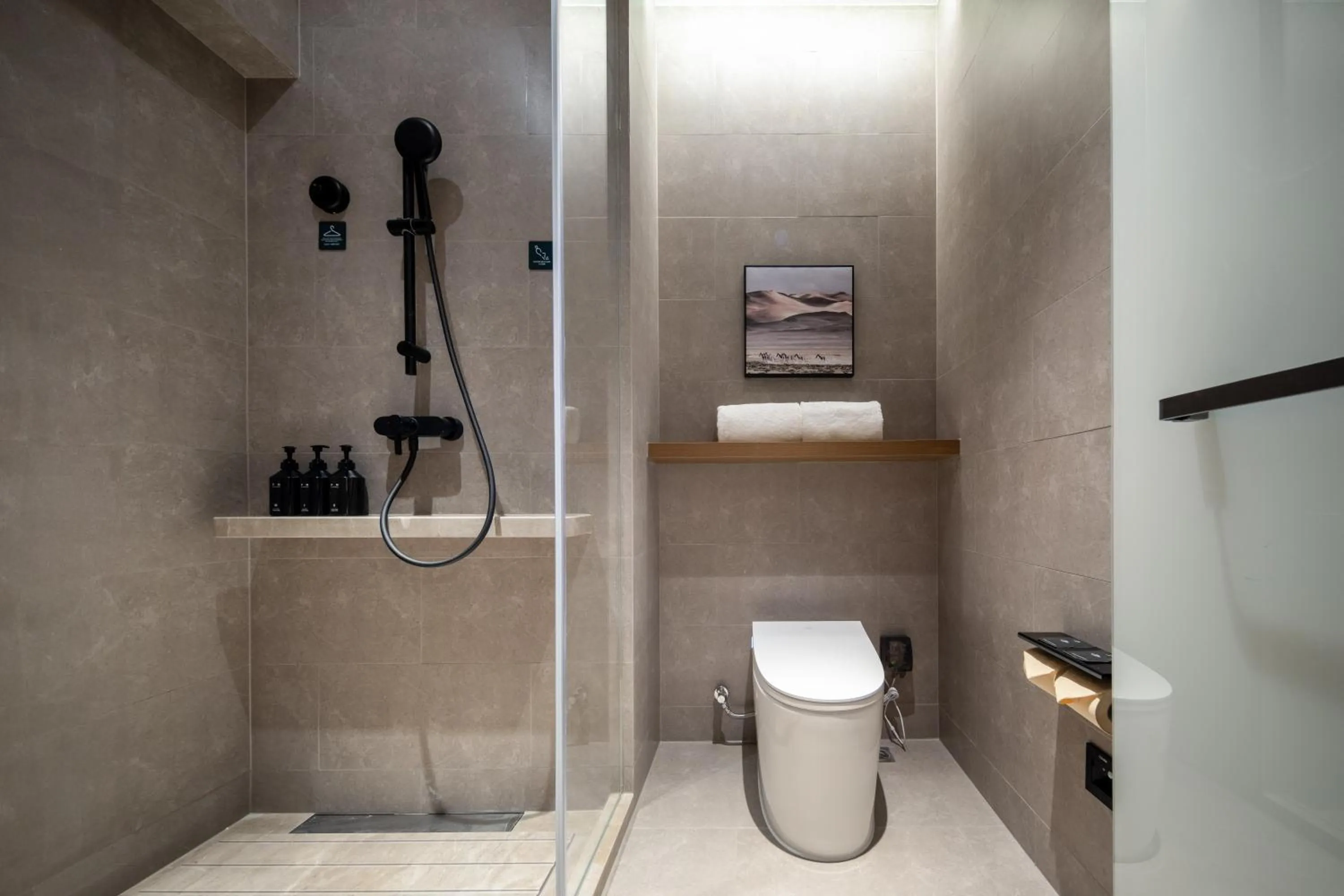 Atour Hotel Hefei Binhu Yungu Financial City