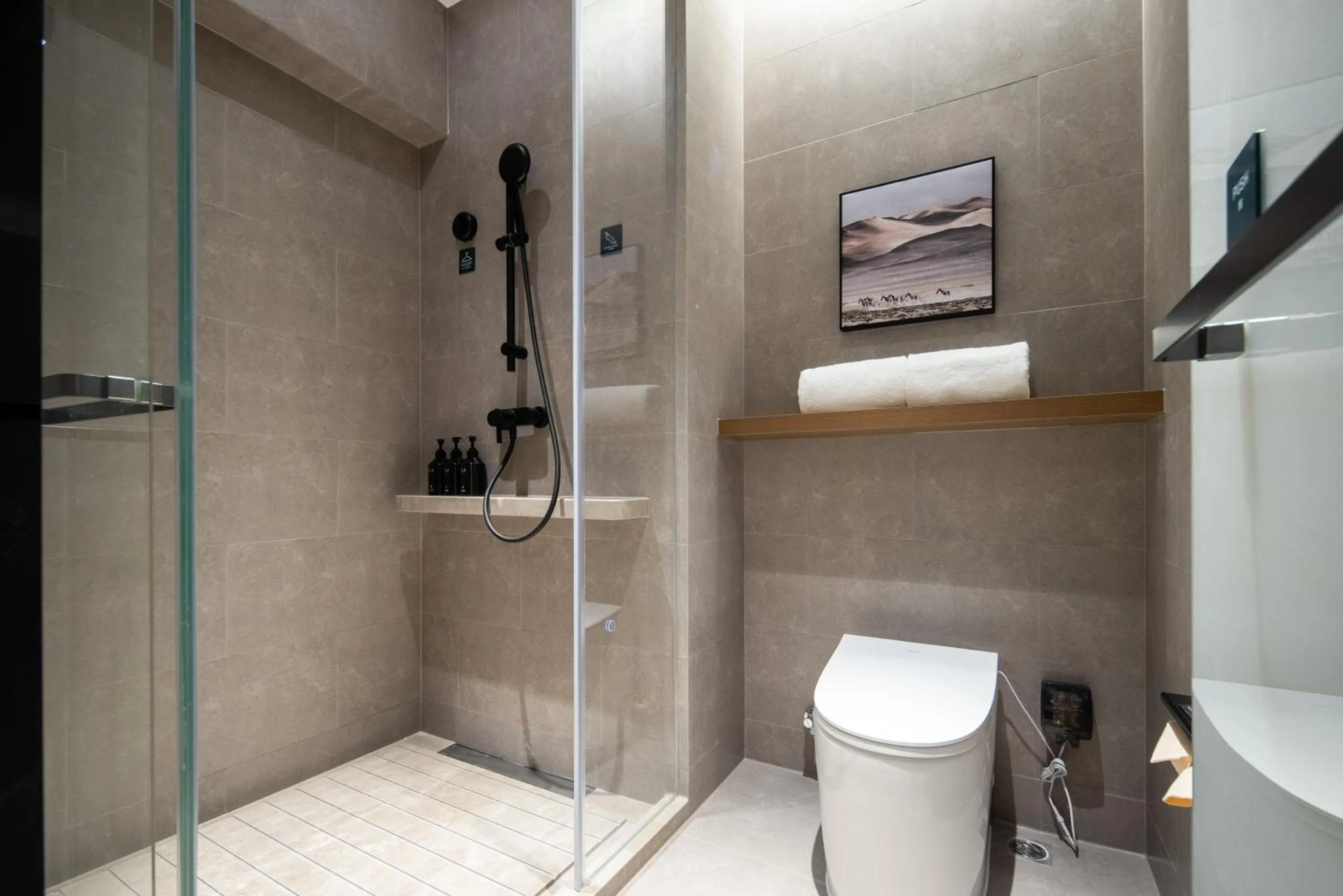 Atour Hotel Hefei Binhu Yungu Financial City