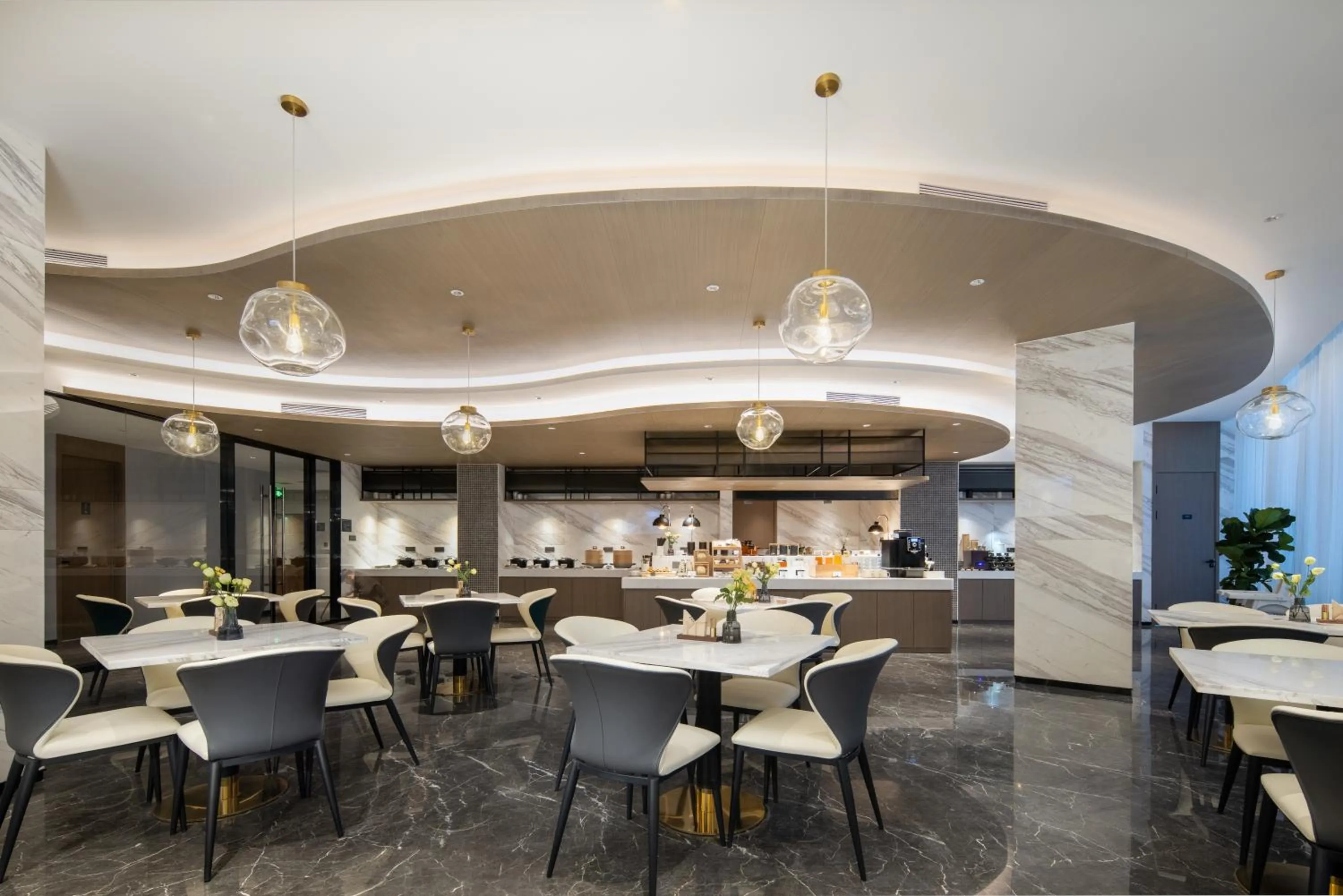 Breakfast in Atour Hotel Hefei Binhu Yungu Financial City