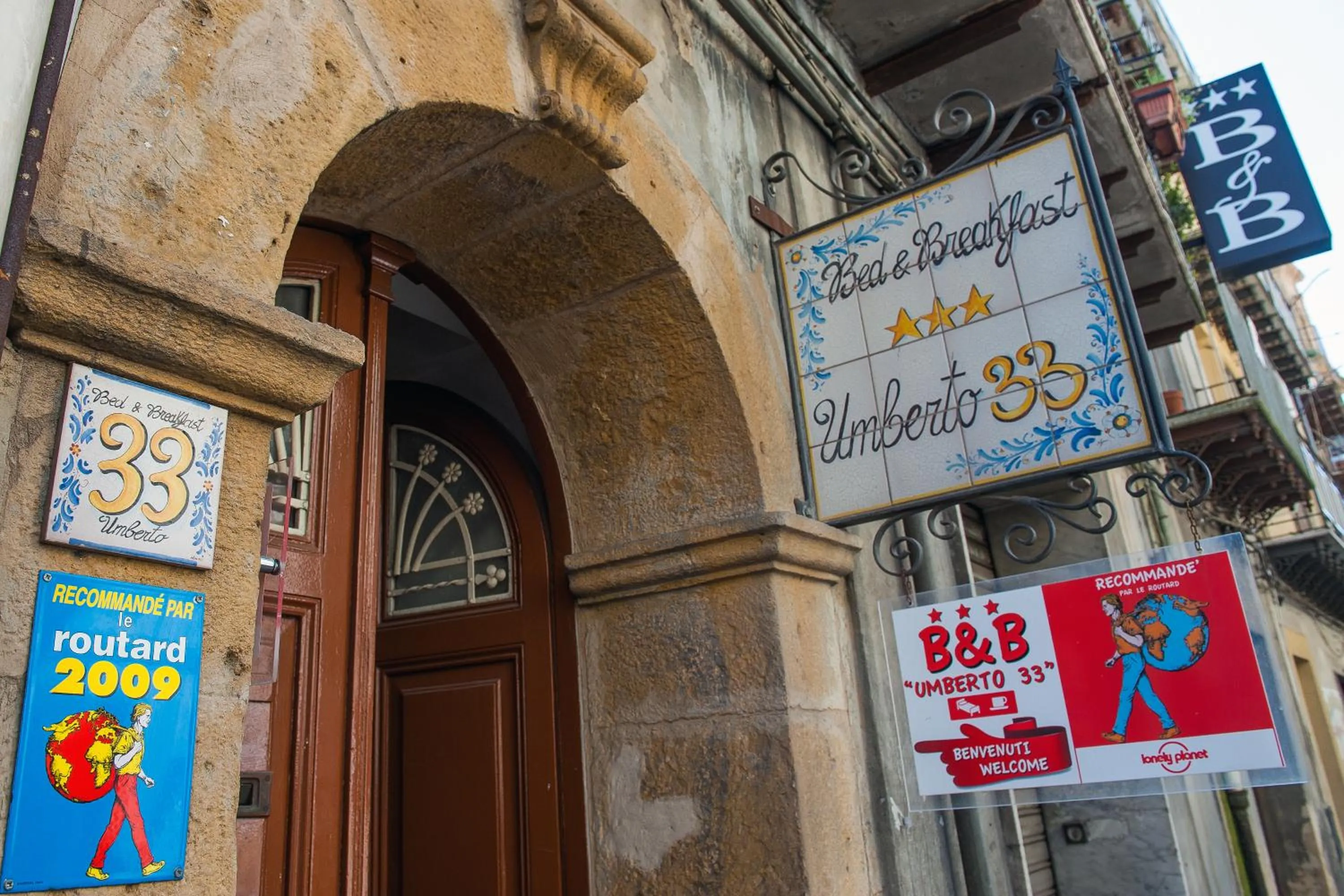 Facade/entrance in Umberto 33