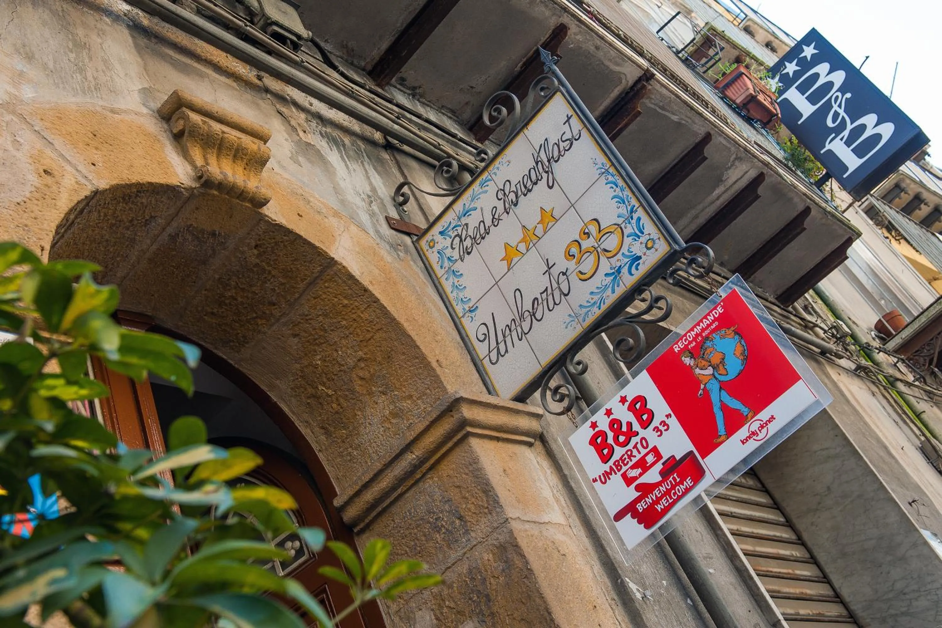 Facade/entrance in Umberto 33