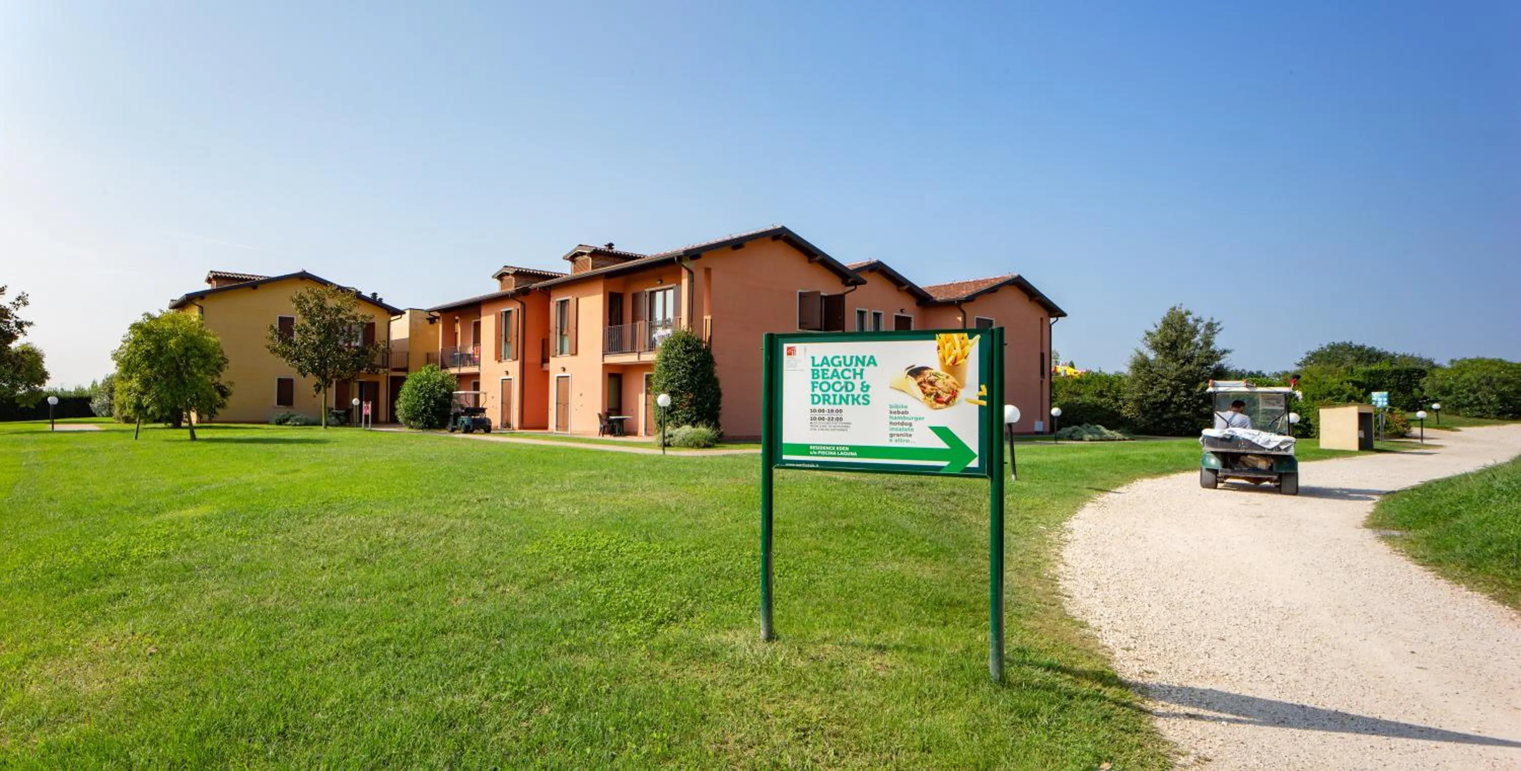 Facade/entrance in Residence Eden