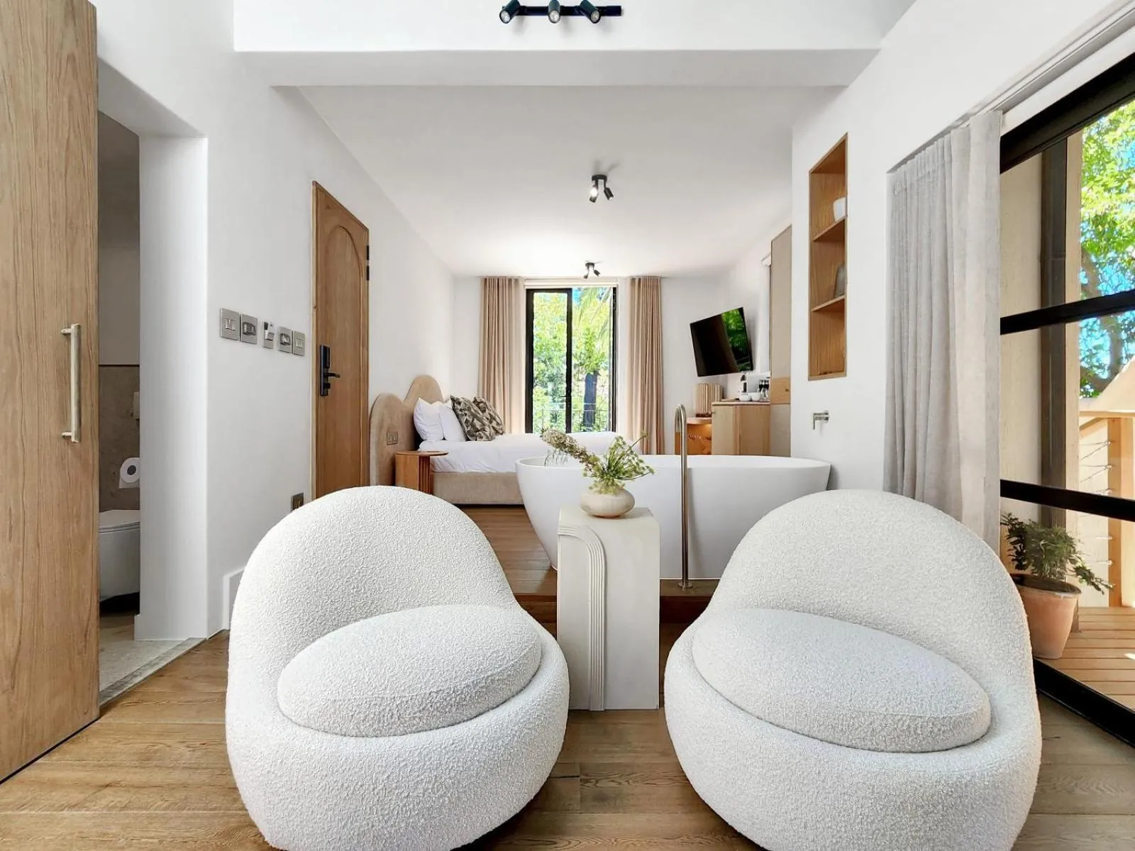 TV and multimedia, Bed in Botany House Boutique Retreat