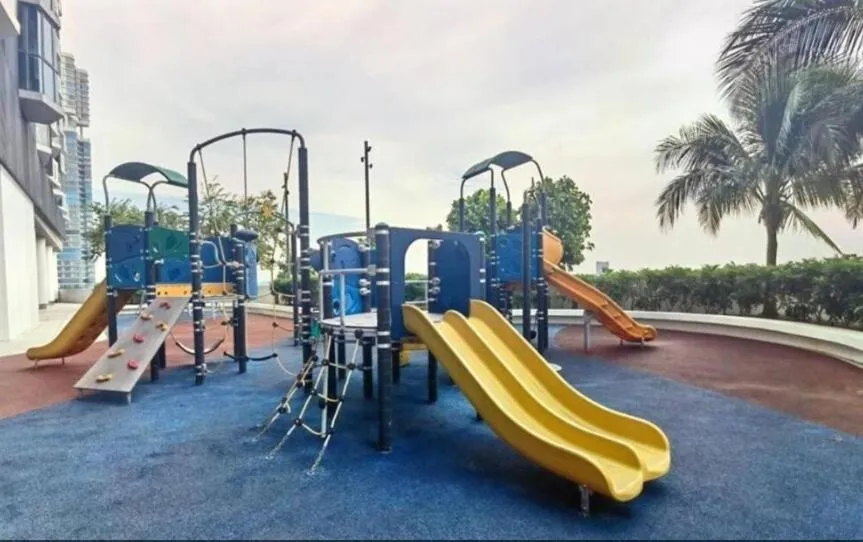 Almas Couple Urban Retreat Puteri Harbour BySTAY