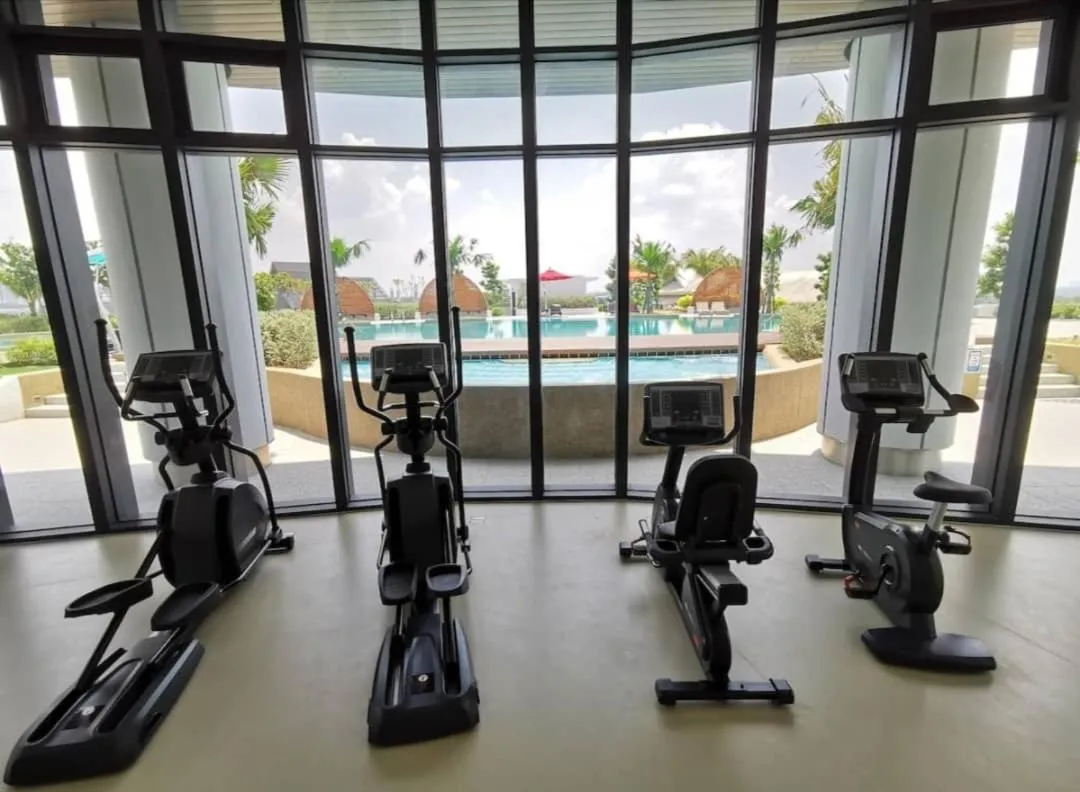 Almas Couple Urban Retreat Puteri Harbour BySTAY