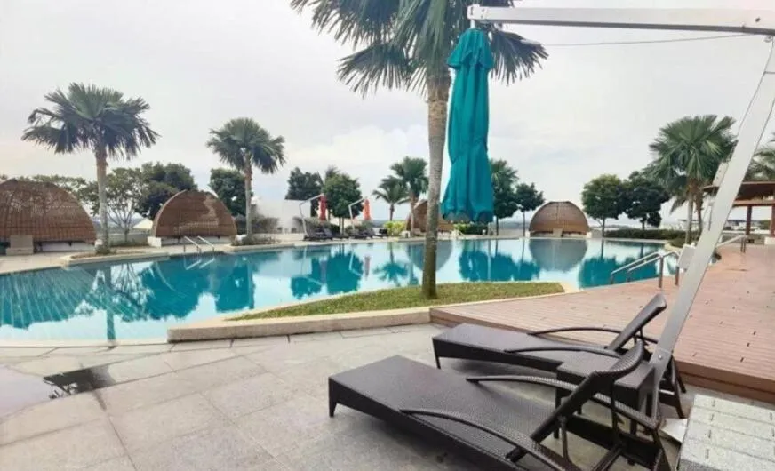 Almas Couple Urban Retreat Puteri Harbour BySTAY