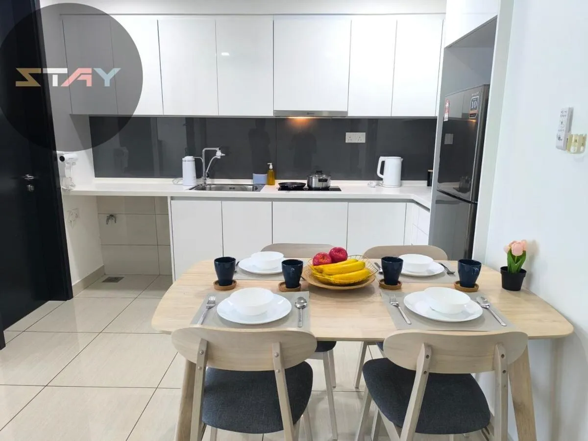 Almas Couple Urban Retreat Puteri Harbour BySTAY