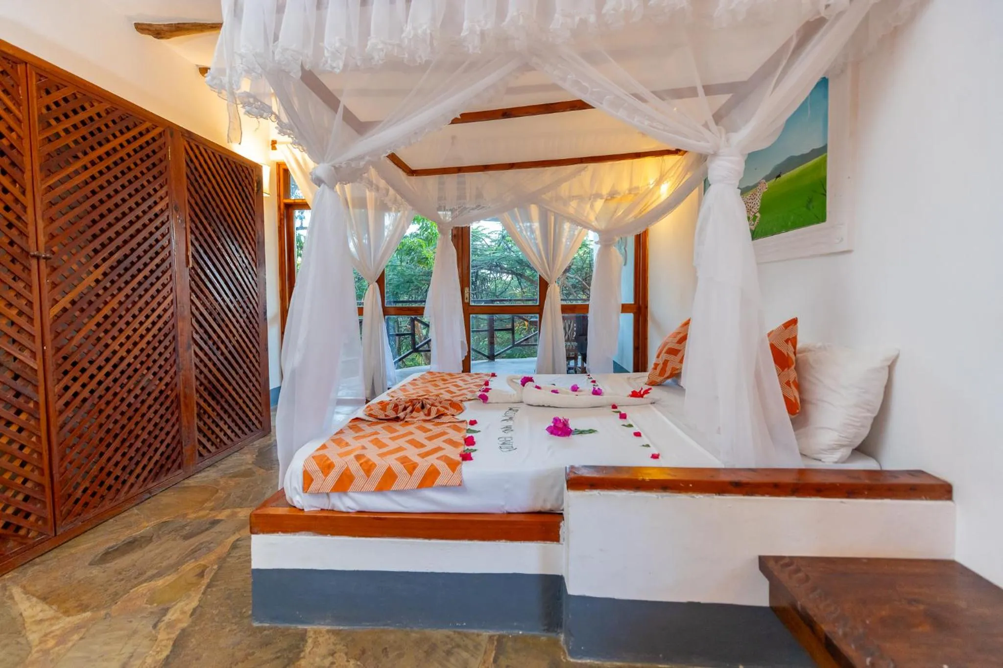 Bed in Silver Rock Boutique Resort by Mokawa - Hotel & Apartments