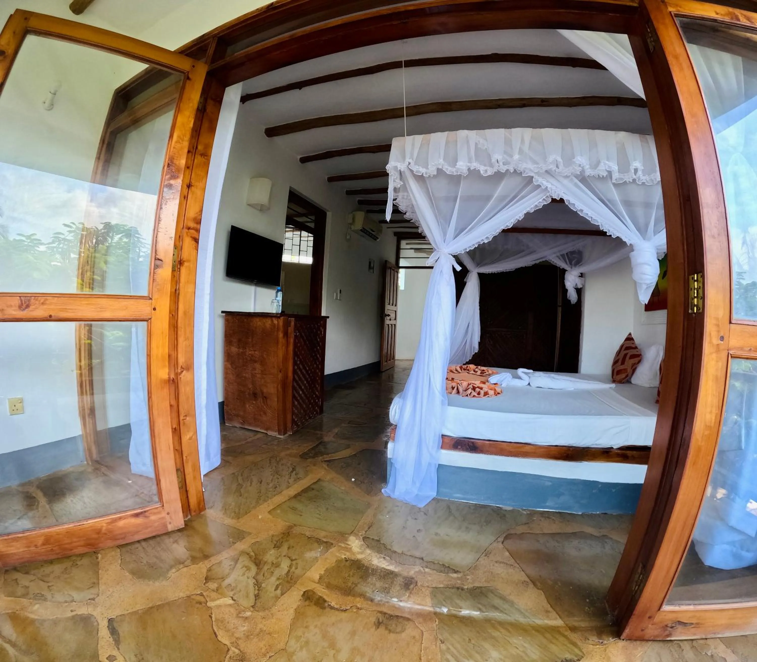 Bed in Silver Rock Boutique Resort by Mokawa - Hotel & Apartments