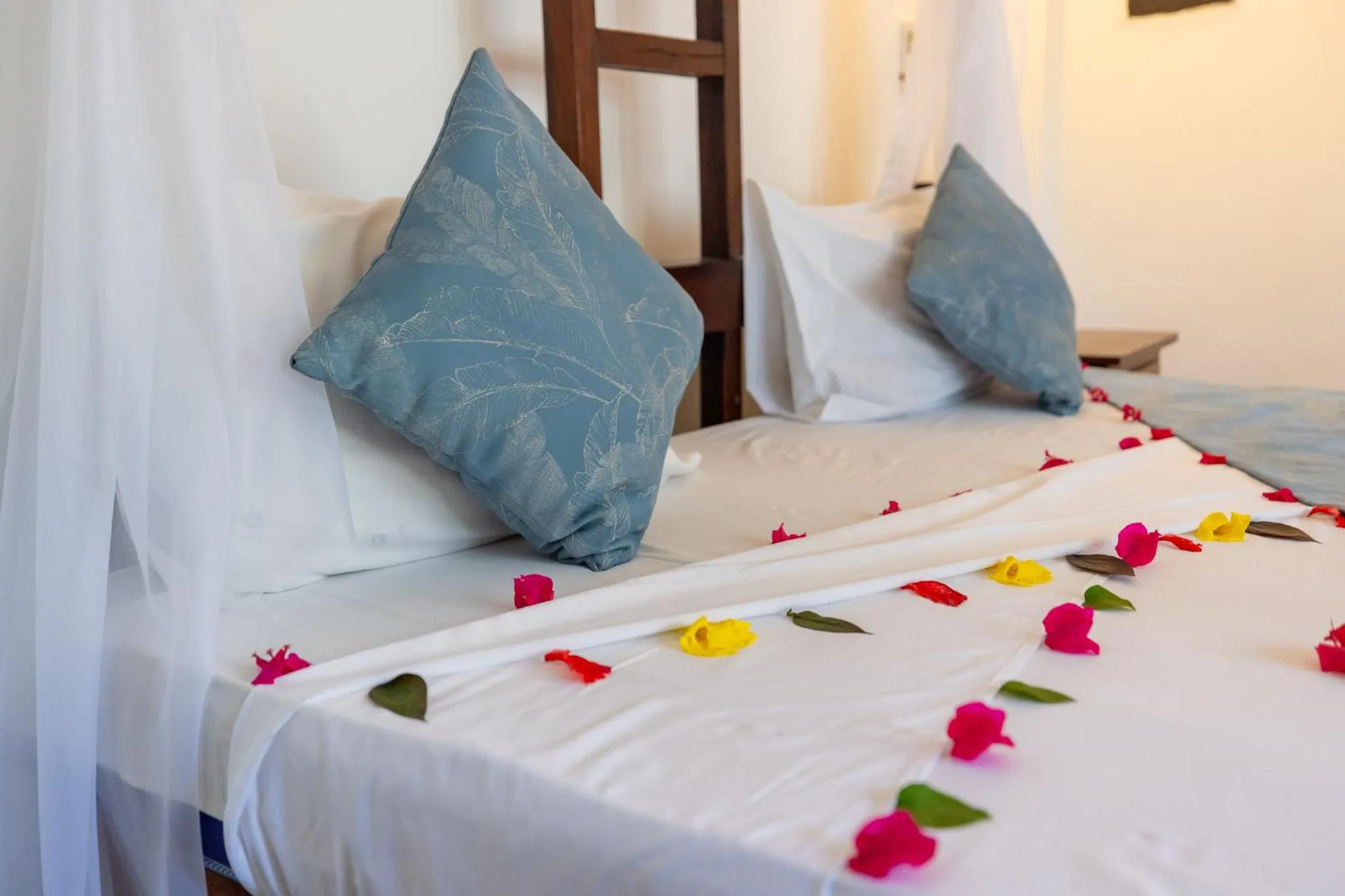 Bed in Silver Rock Boutique Resort by Mokawa - Hotel & Apartments