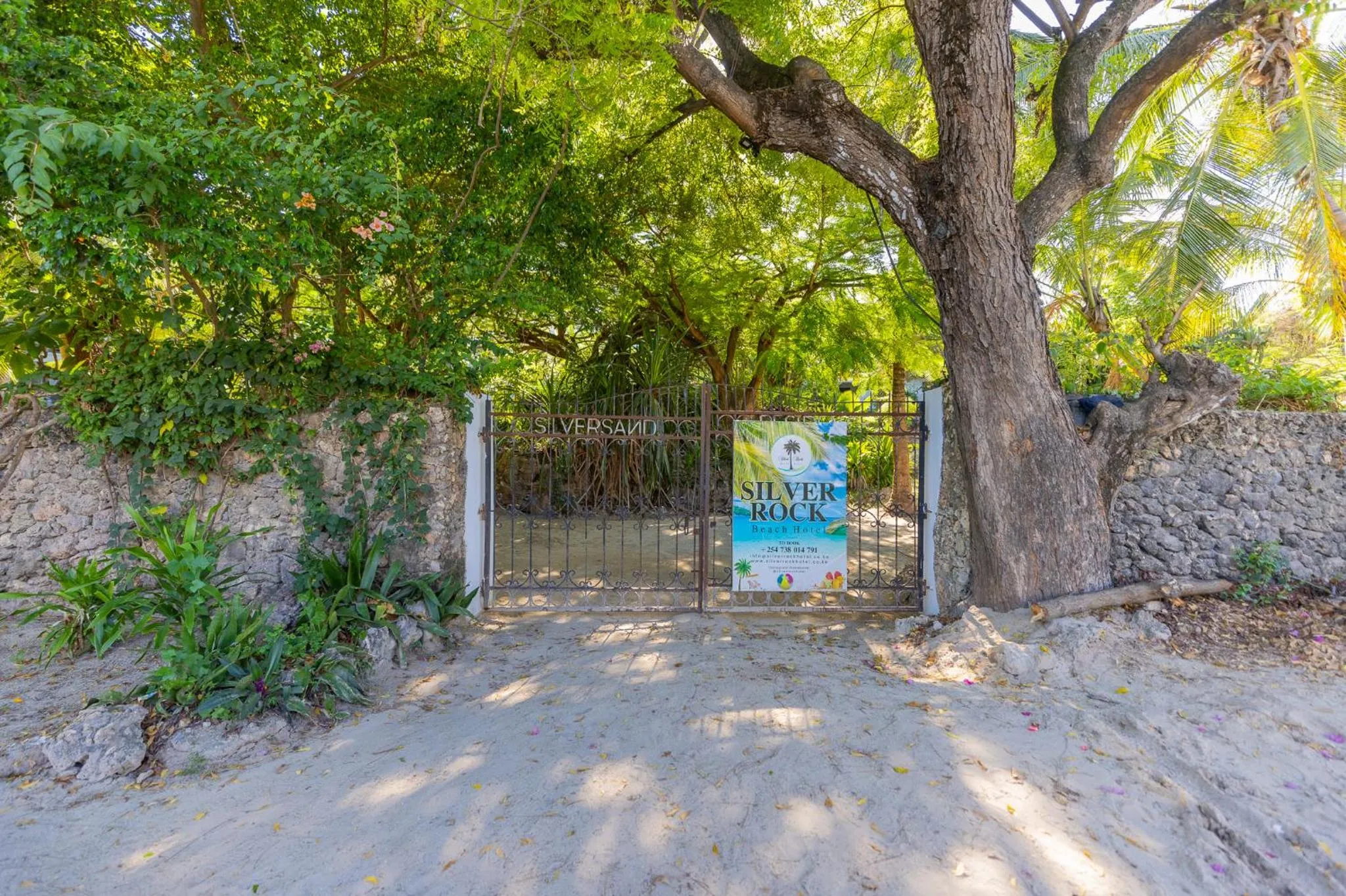 Facade/entrance in Silver Rock Boutique Resort by Mokawa - Hotel & Apartments