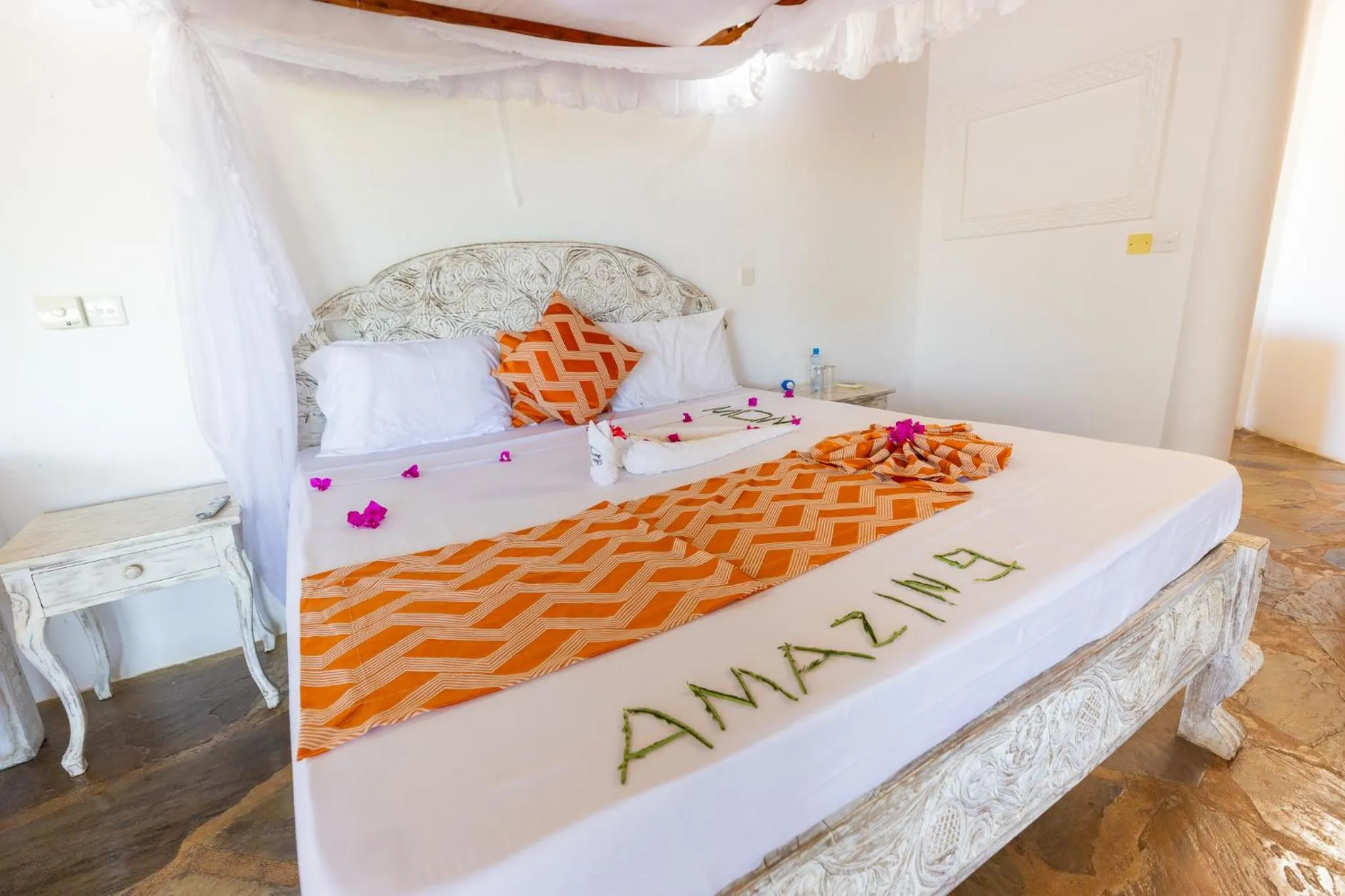 Bed in Silver Rock Boutique Resort by Mokawa - Hotel & Apartments