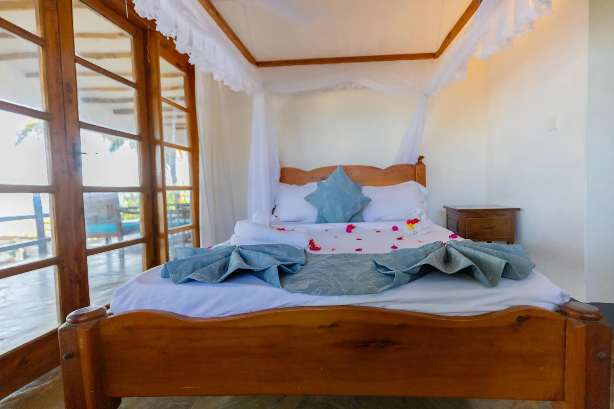 Bed in Silver Rock Boutique Resort by Mokawa - Hotel & Apartments