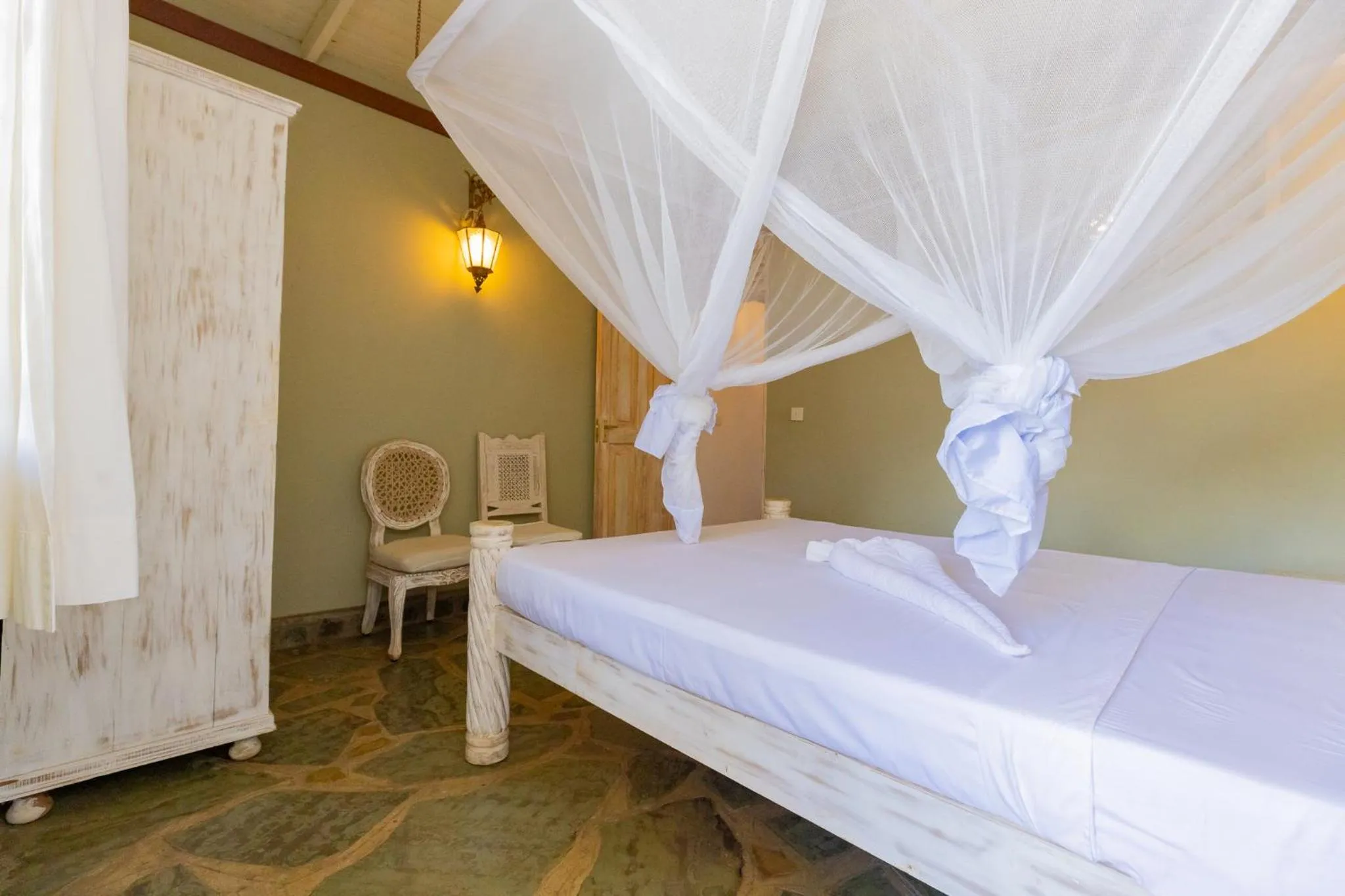 Bed in Silver Rock Boutique Resort by Mokawa - Hotel & Apartments