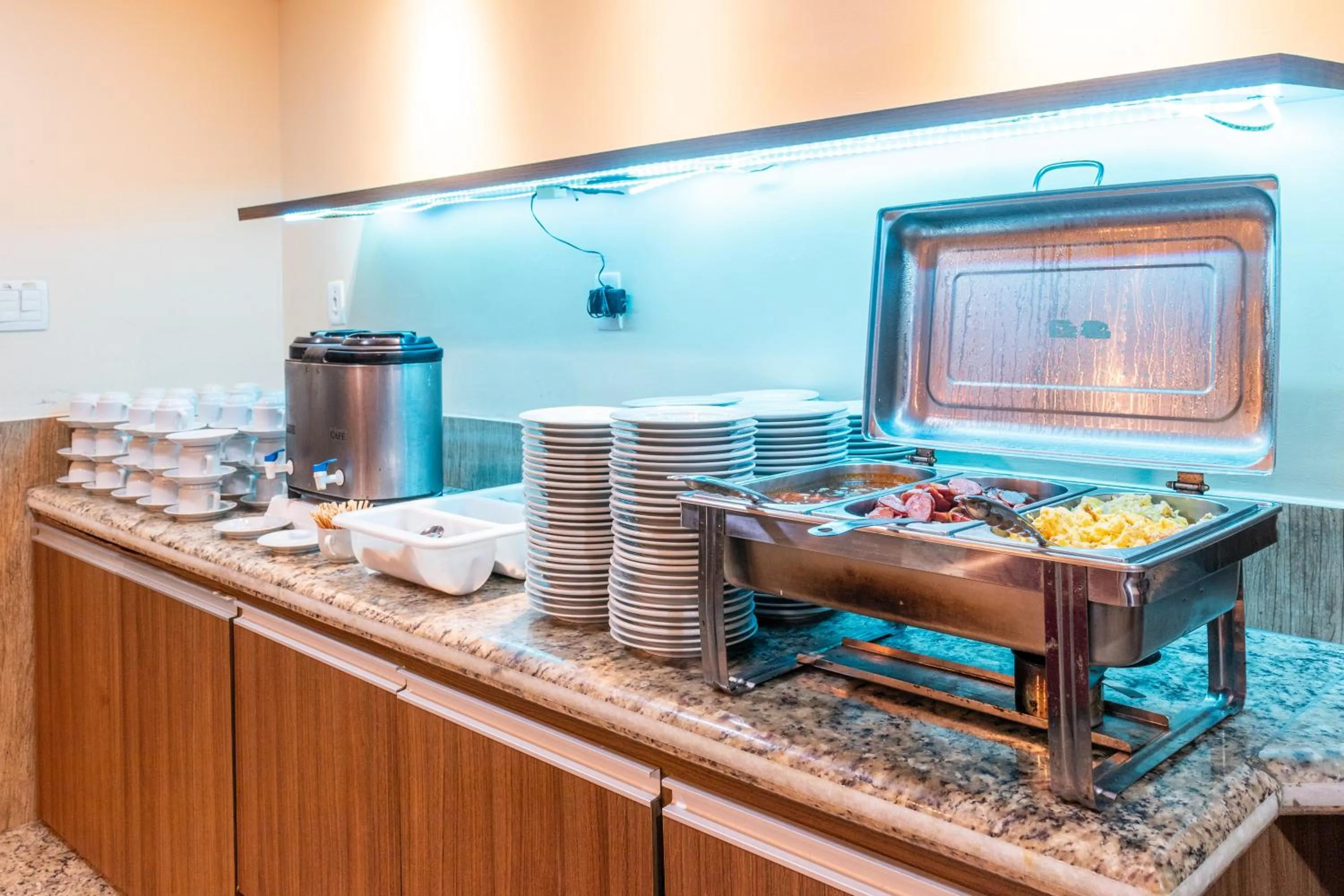Buffet breakfast in Mediterrane Hotel by Castelo Itaipava