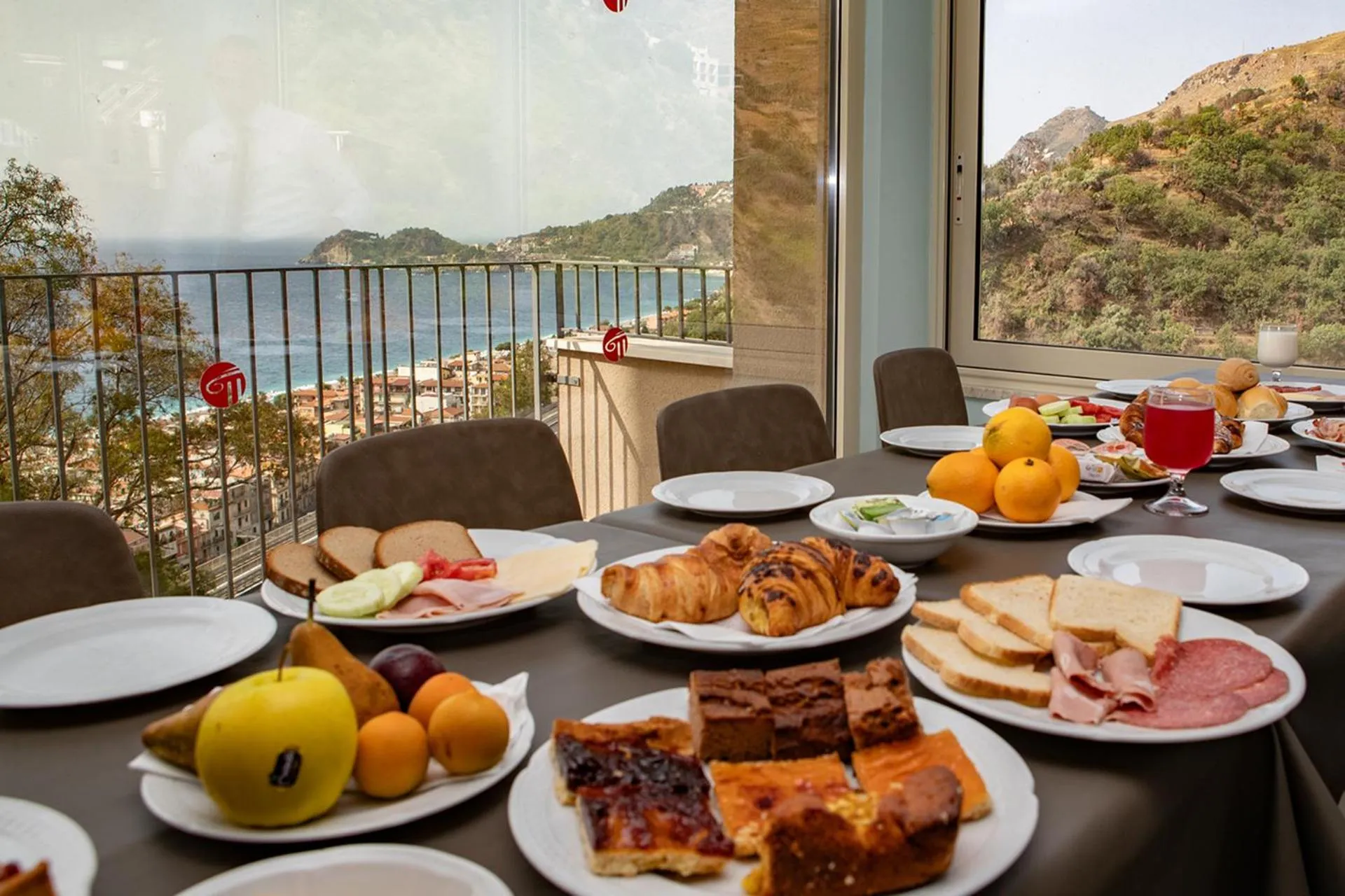 Breakfast in Hotel Antares