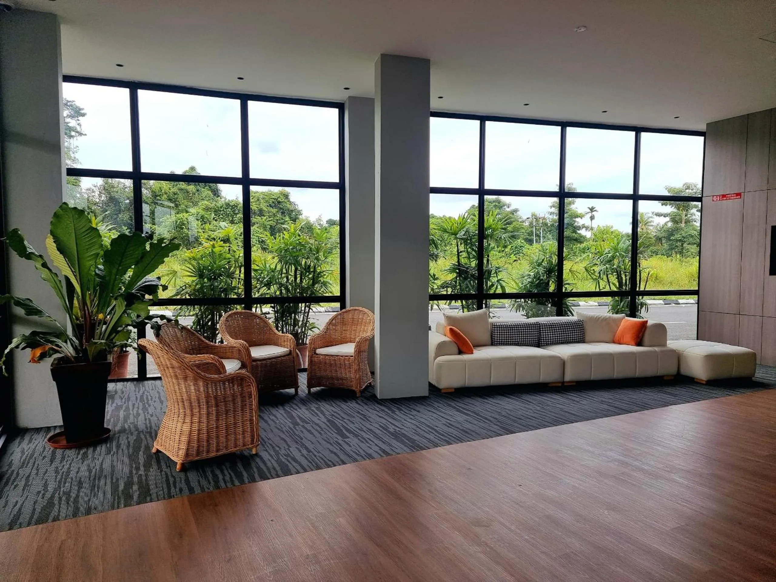Seating area in Roxy Hotel Malihah
