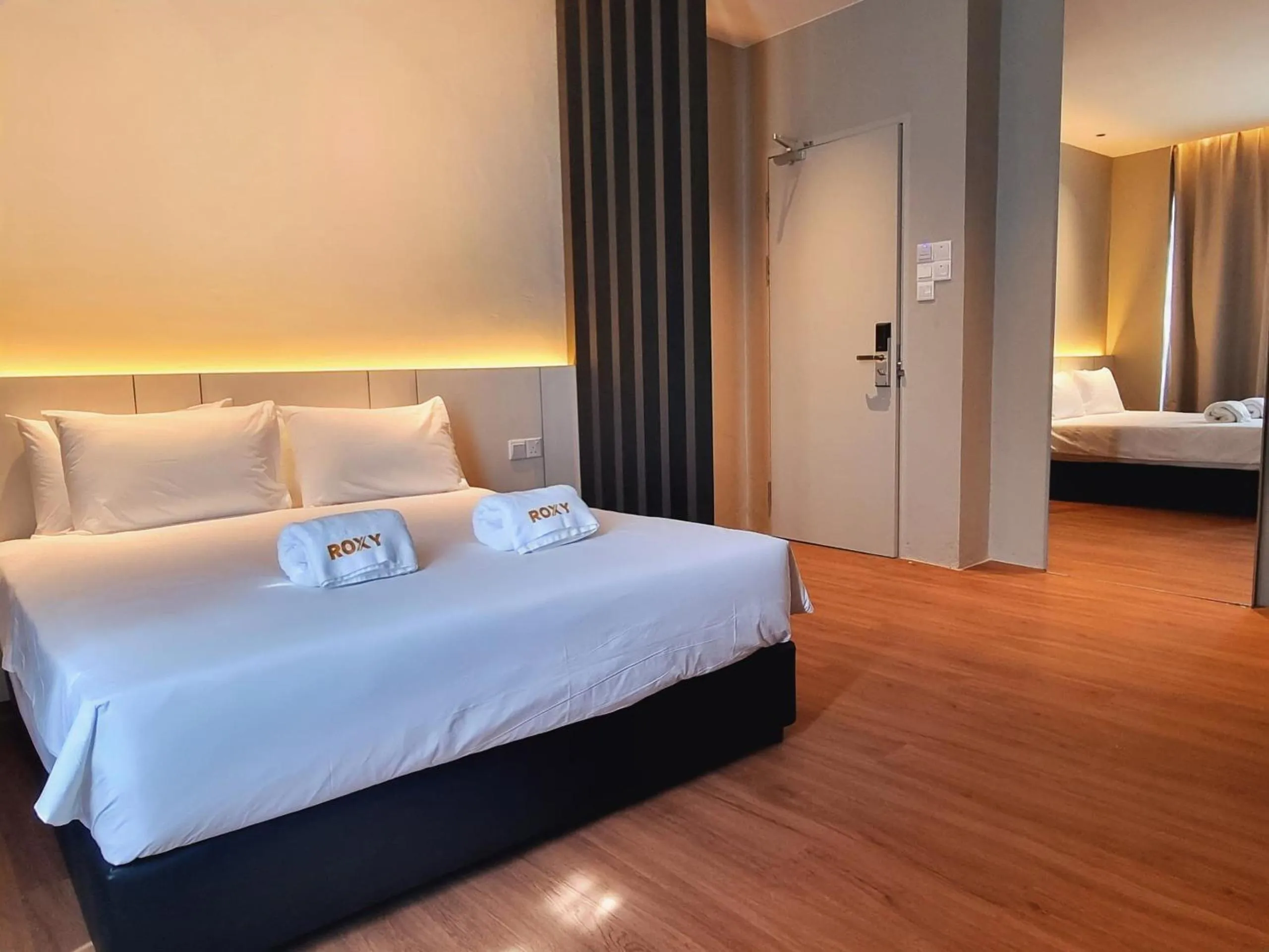 Bedroom, Bed in Roxy Hotel Malihah