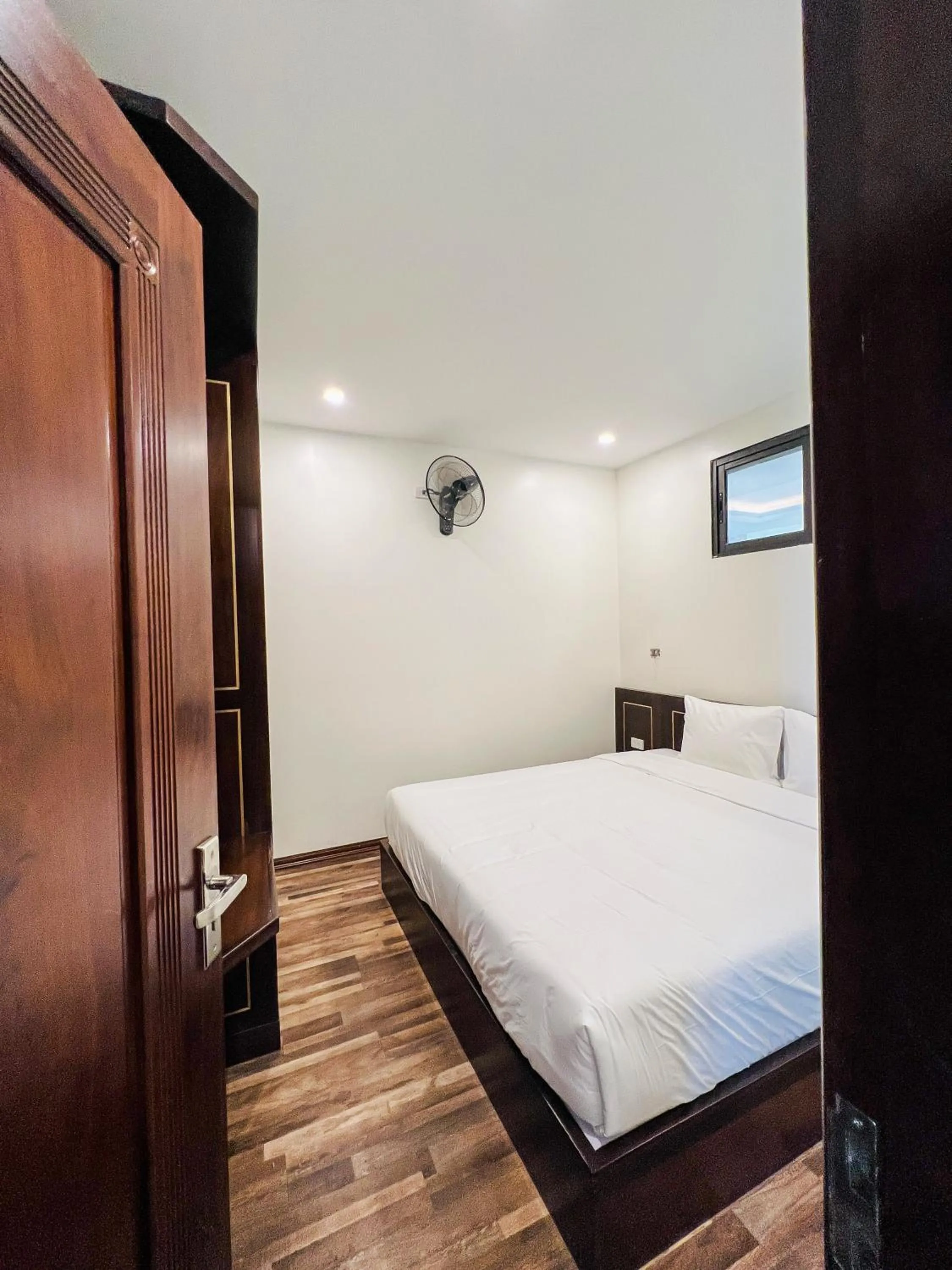 Photo of the whole room, Bed in Hanoi Apartment
