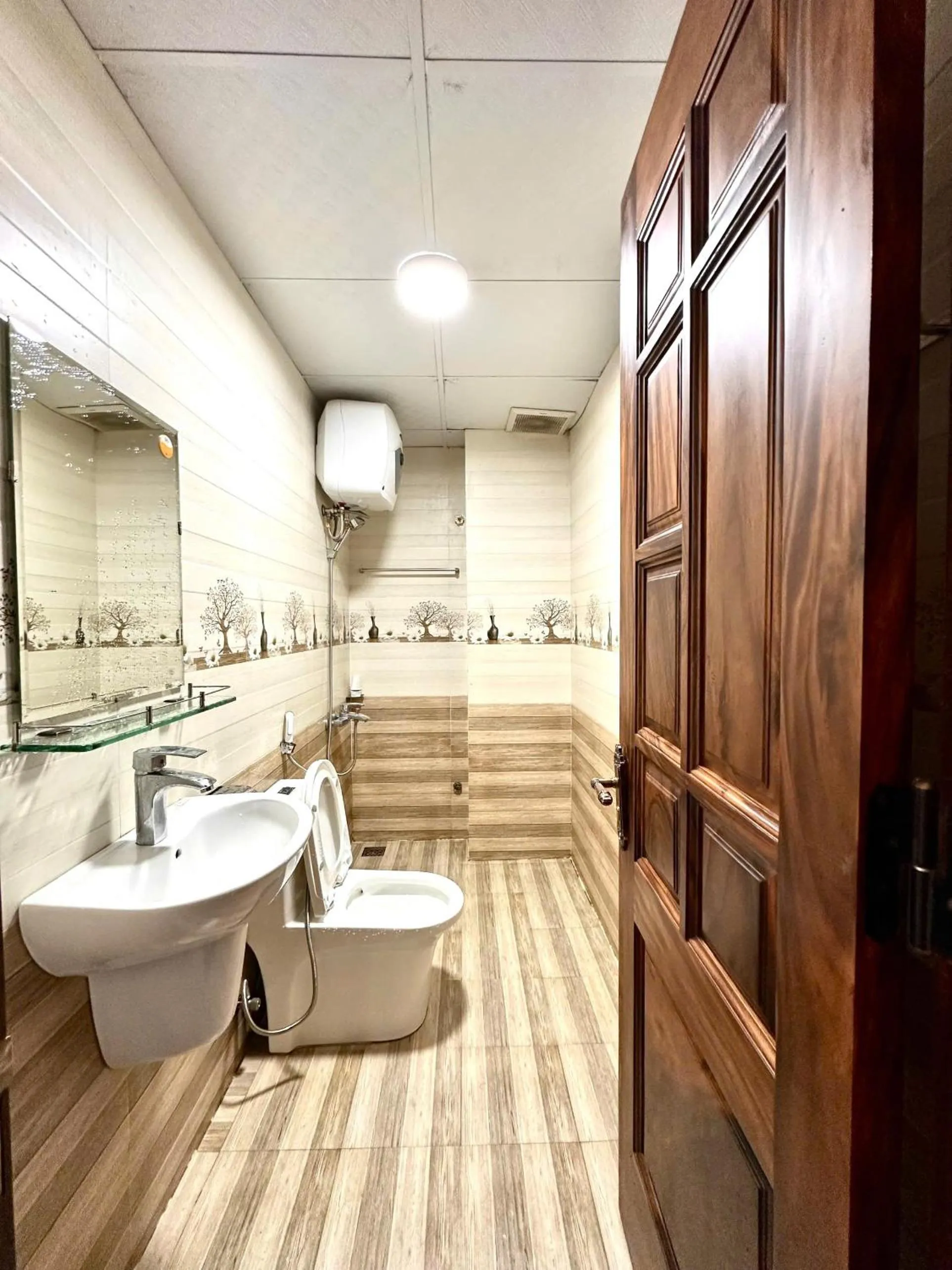 Shower in Nhật Anh Hotel Đà Lạt