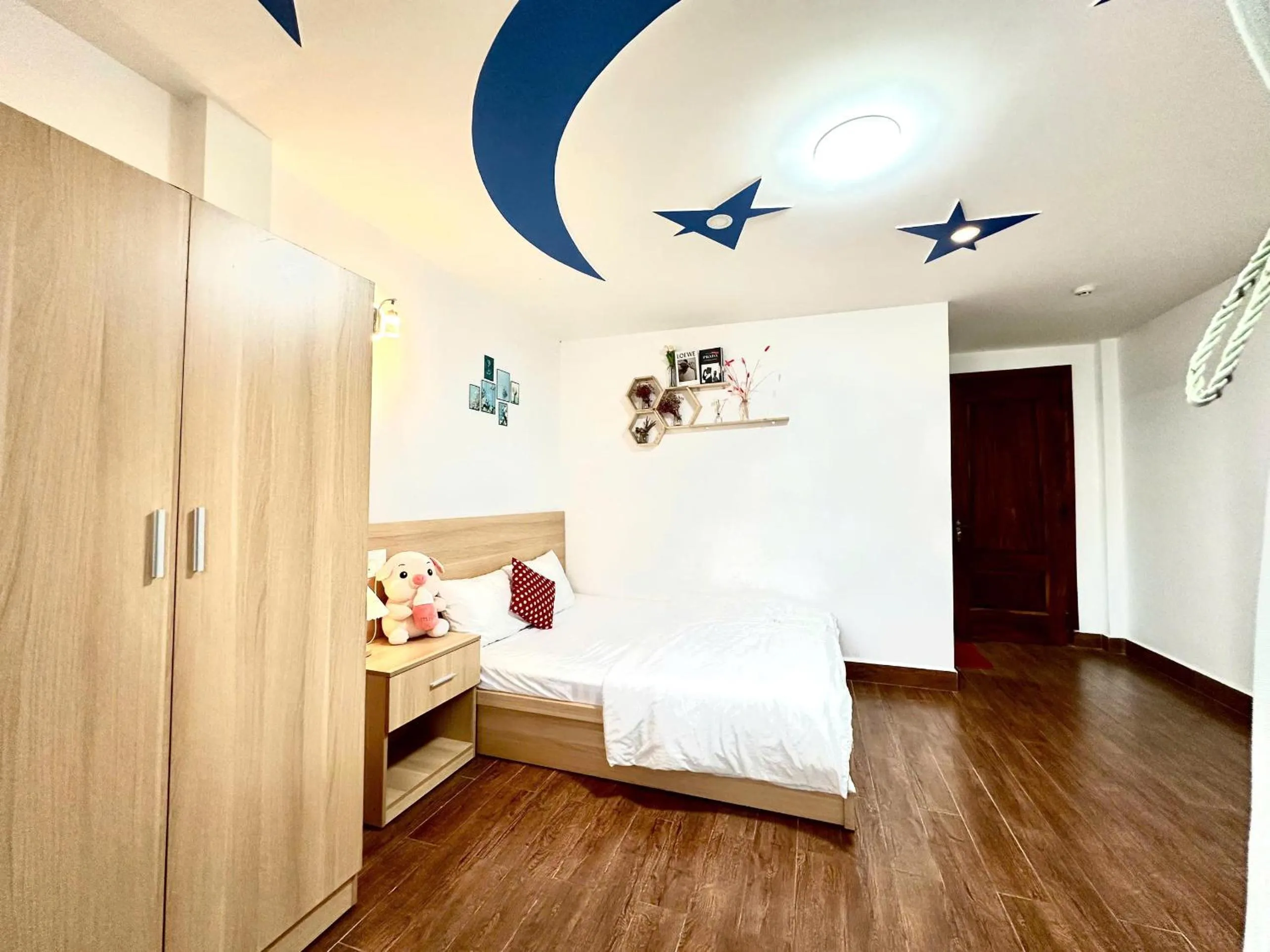 wardrobe, Bed in Nhật Anh Hotel Đà Lạt