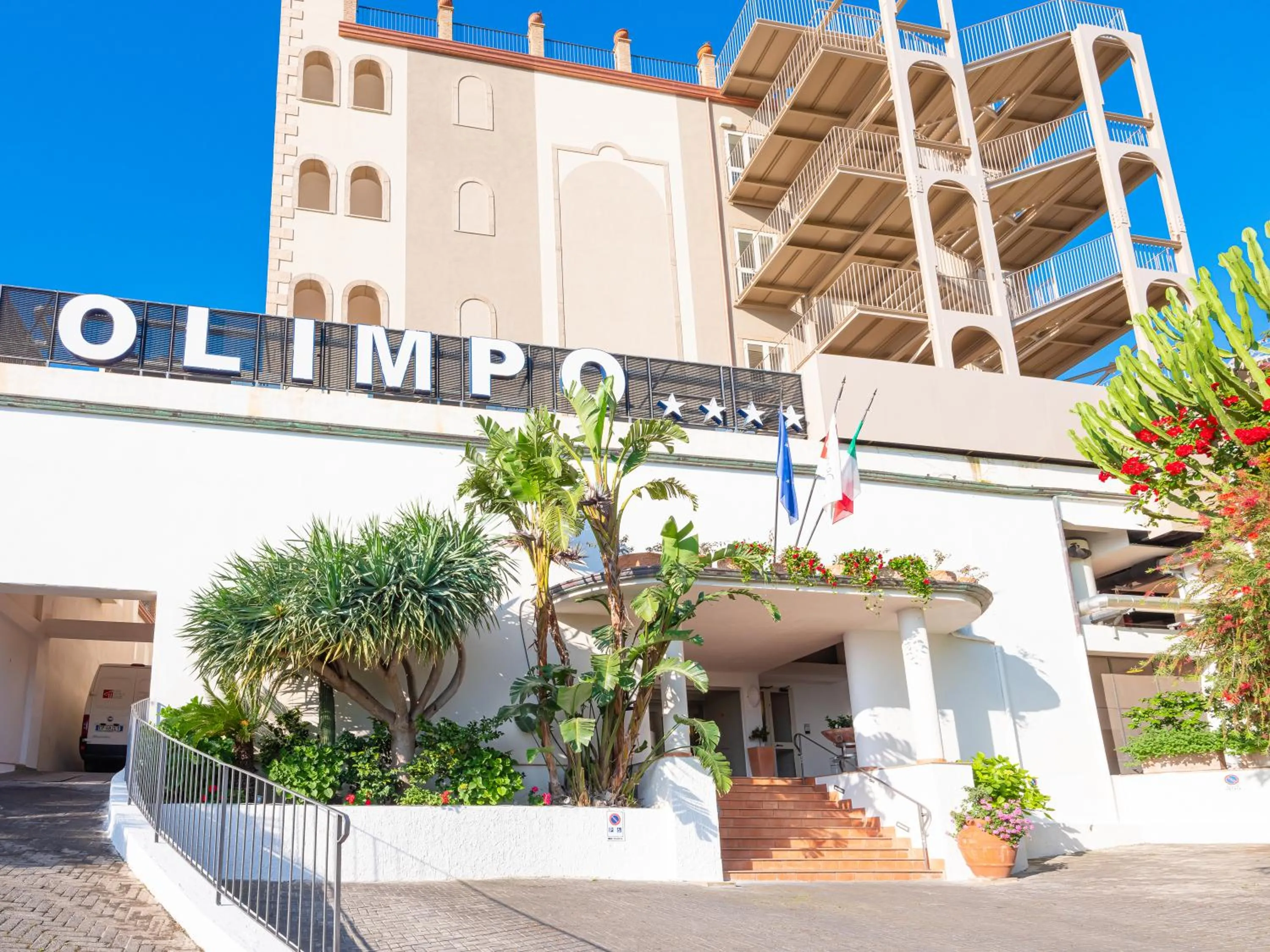Property building in Hotel Olimpo le Terrazze