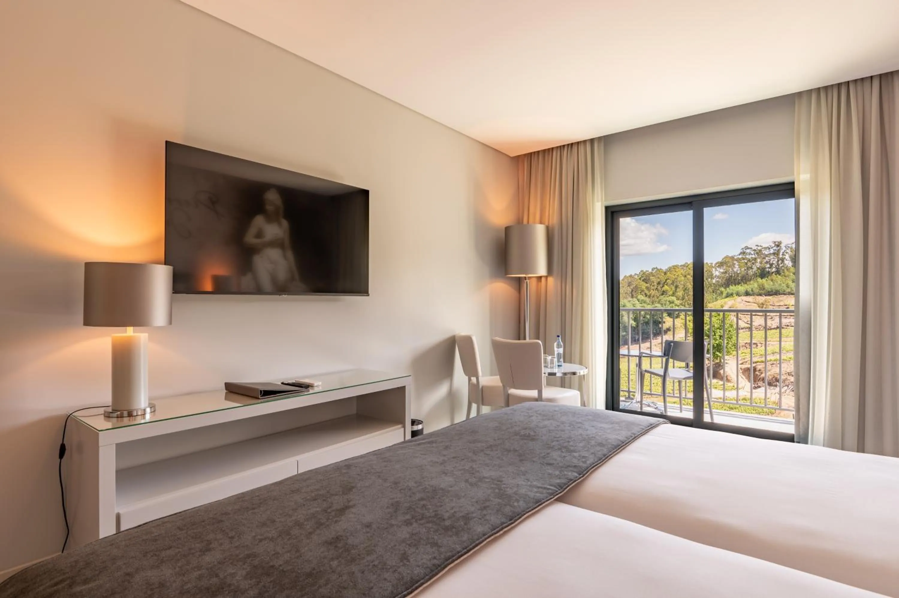 Bedroom, Bed in Vila Gale Collection Ponte de Lima