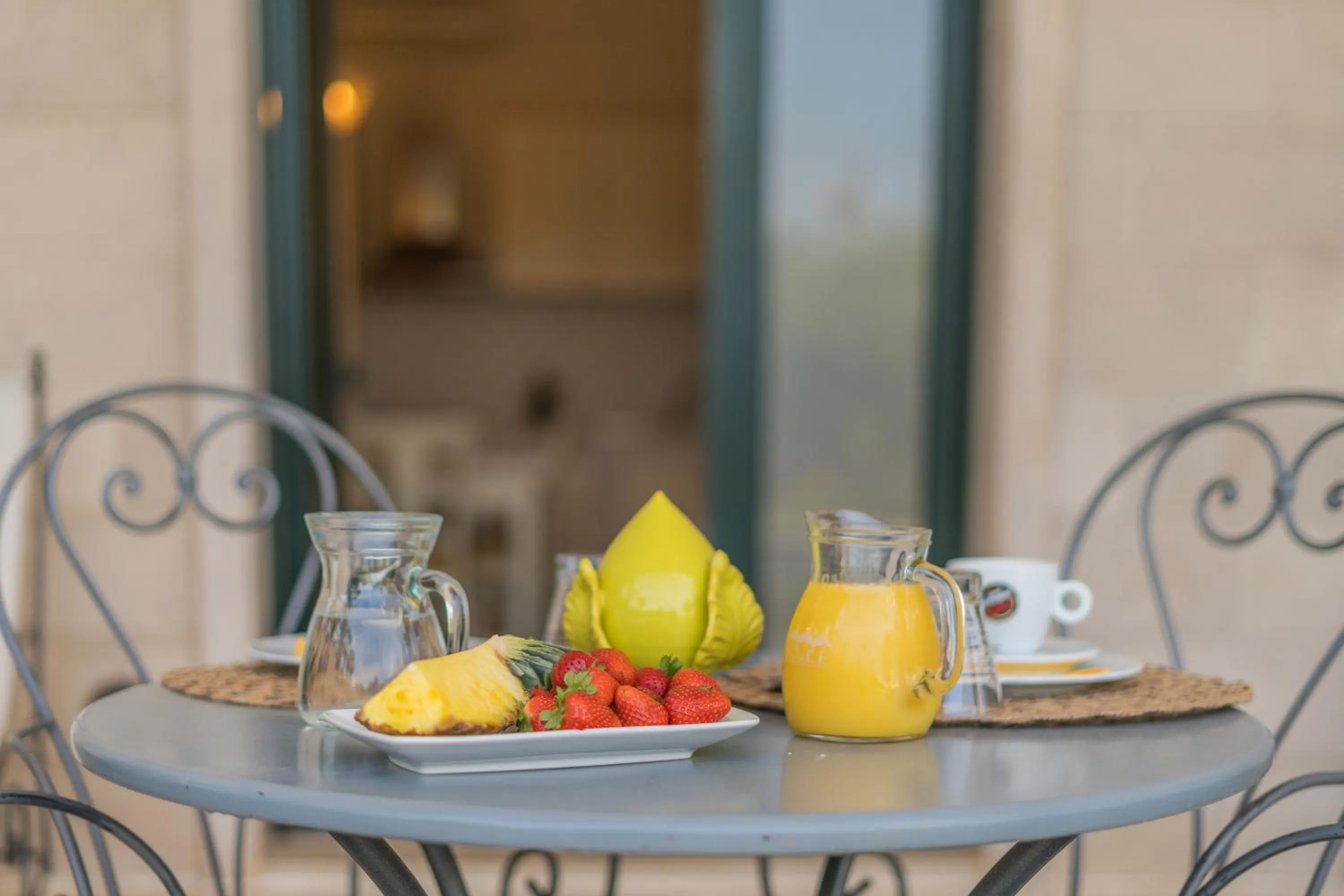 Breakfast in Villa Caramia