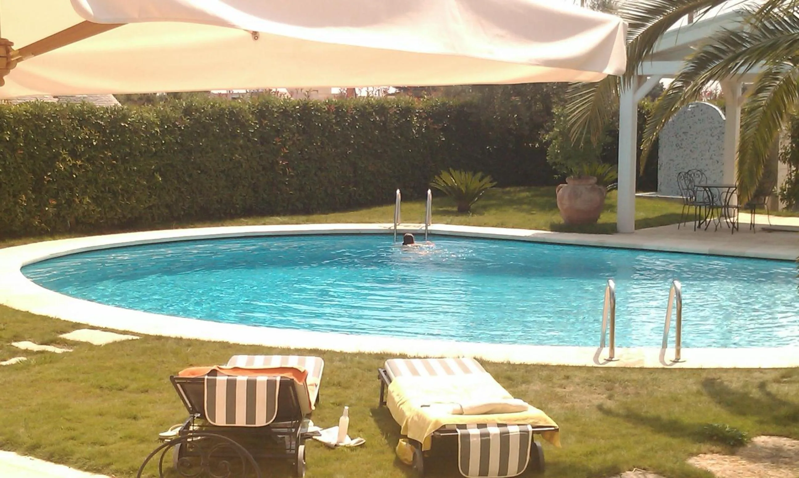 Pool view in Villa Caramia