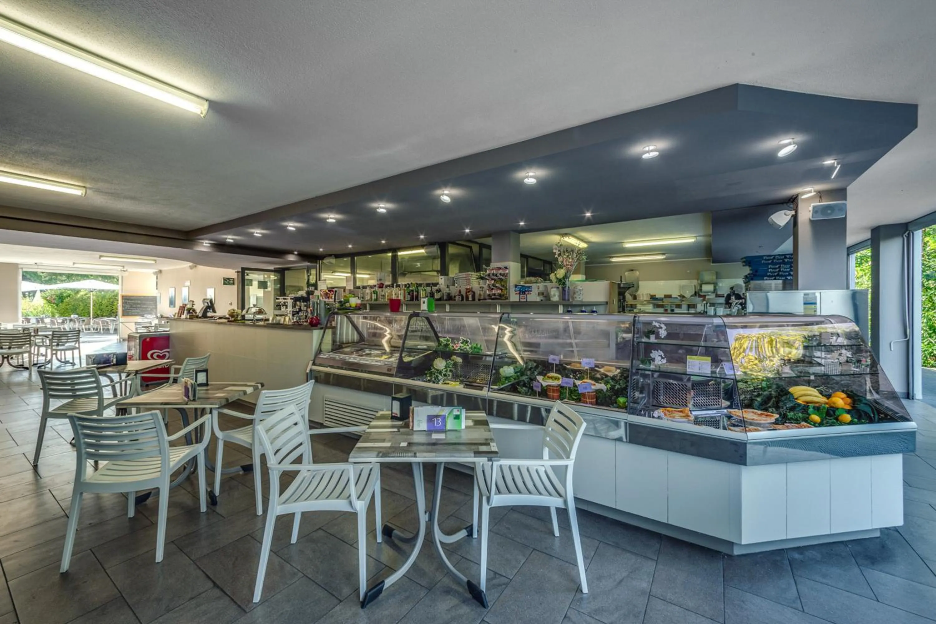 Restaurant/places to eat in Parc Hotel