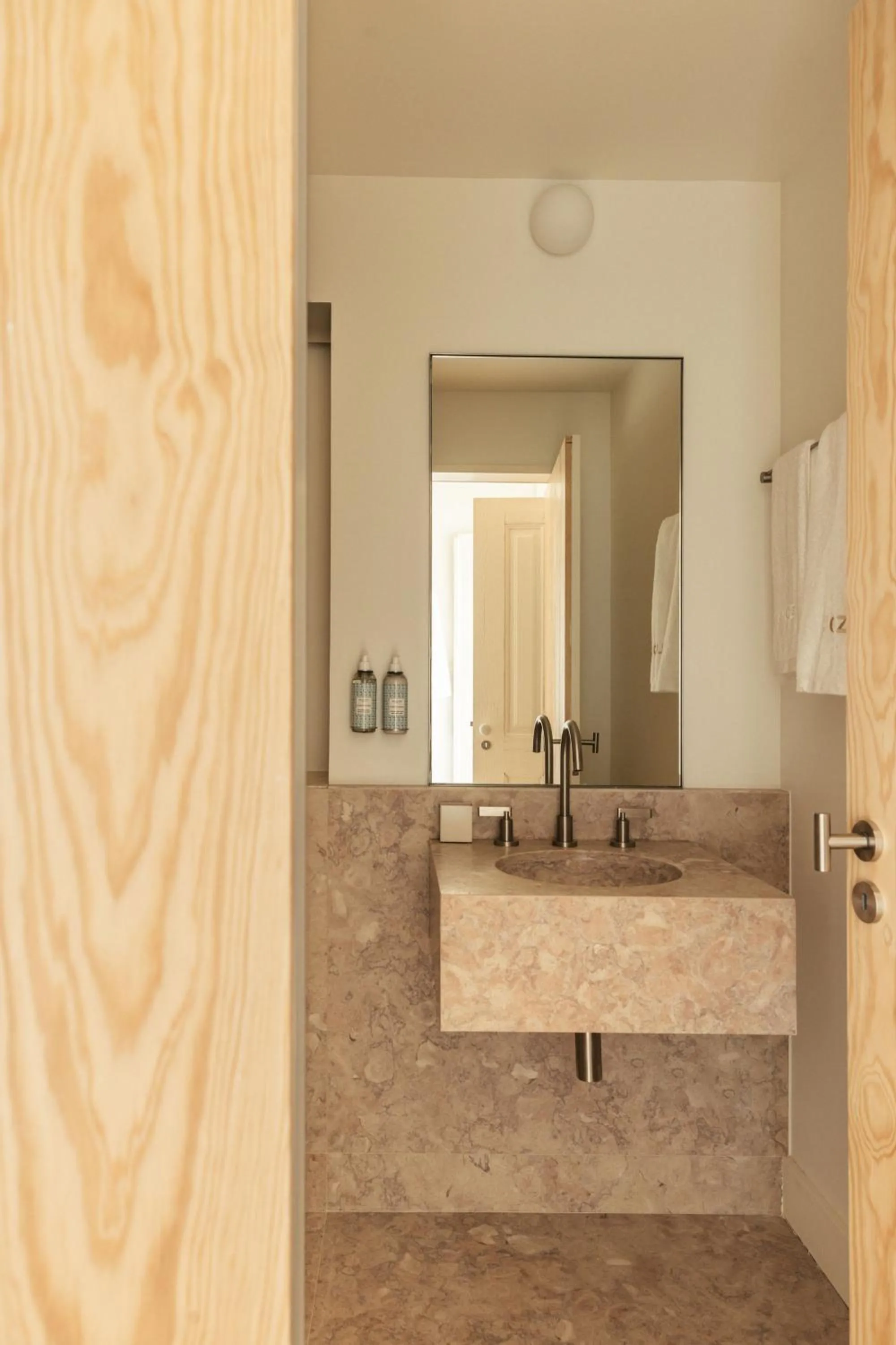 Bathroom in LIOZ Lisboa