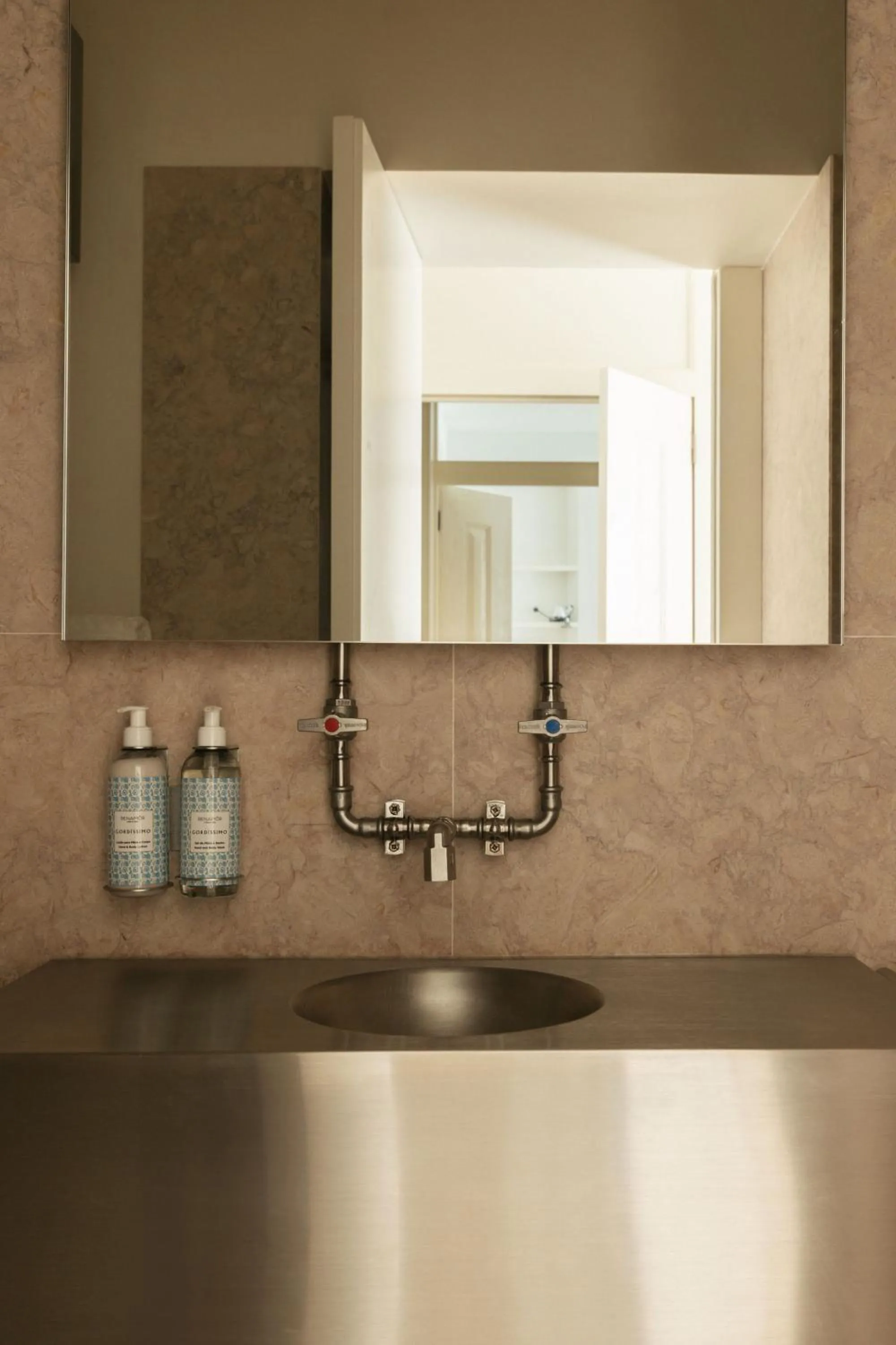 Bathroom in LIOZ Lisboa