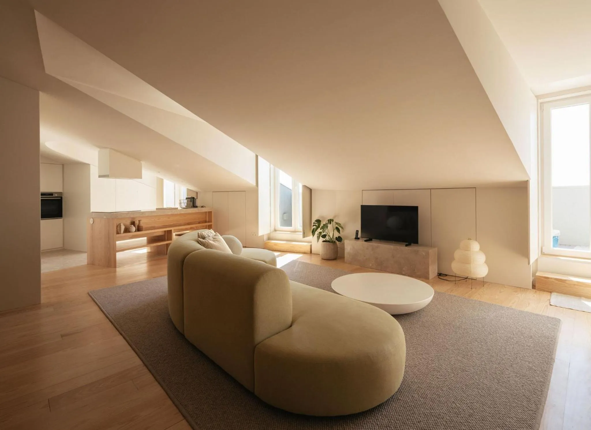 TV and multimedia in LIOZ Lisboa